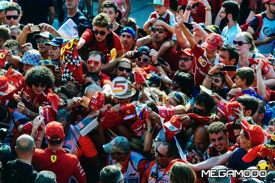 Aci e Scuderia Ferrari insieme in Piazza Duomo (Milano) per festeggiare con i tifosi
