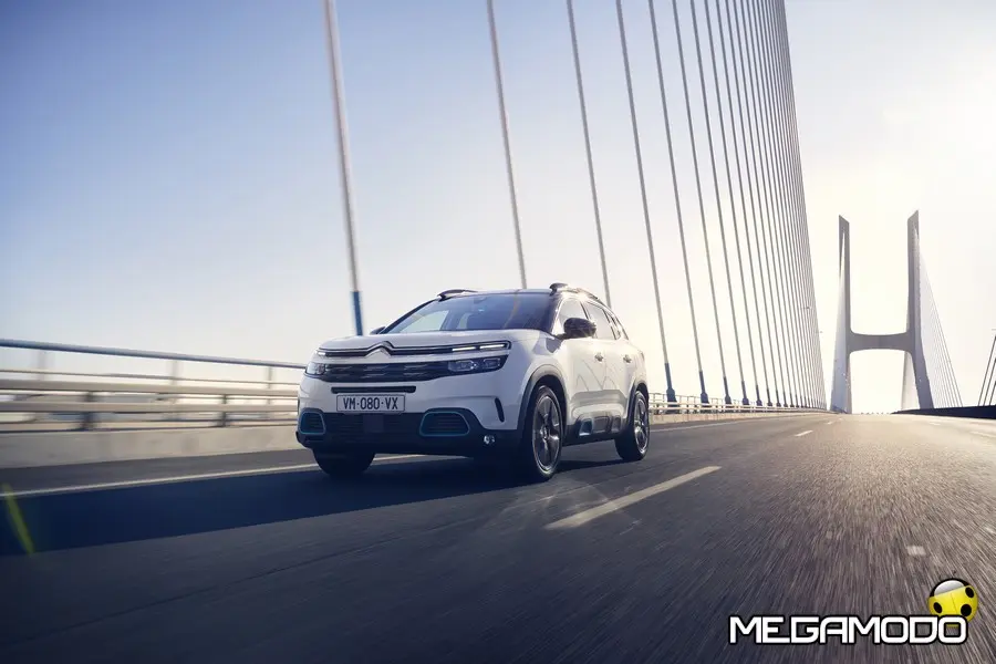 Nuovo SUV C5 Aircross Hybrid: Classe e Comfort