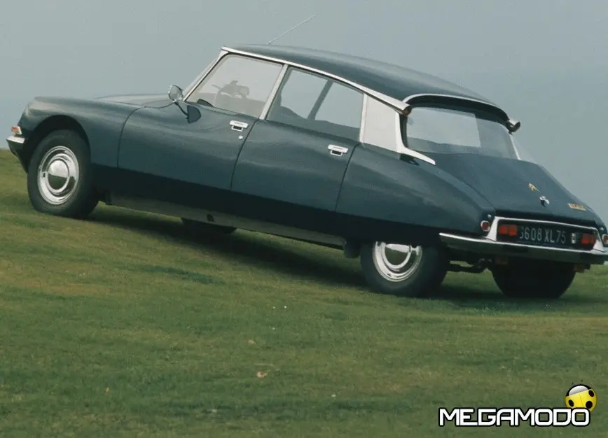 DS Automobiles all'origine dell'avanguardia la Dea del Panorama