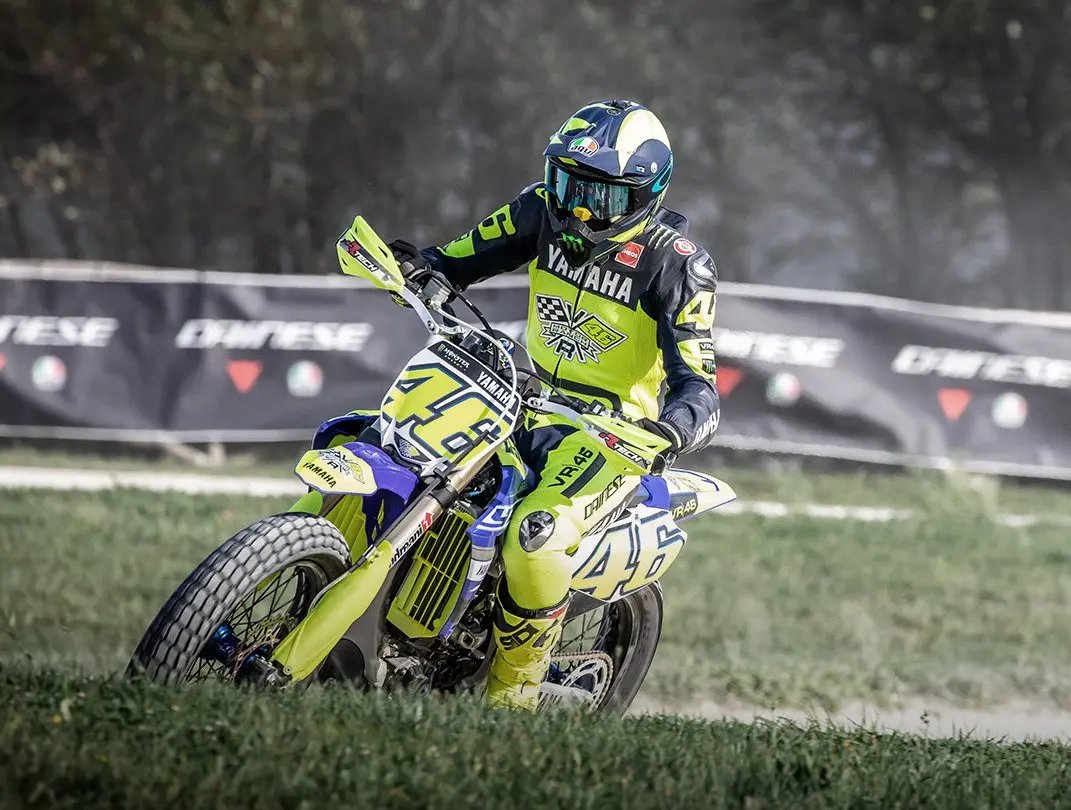 Flat Track Master Dainese: l'arte del controllo con VR46 e l'Academy