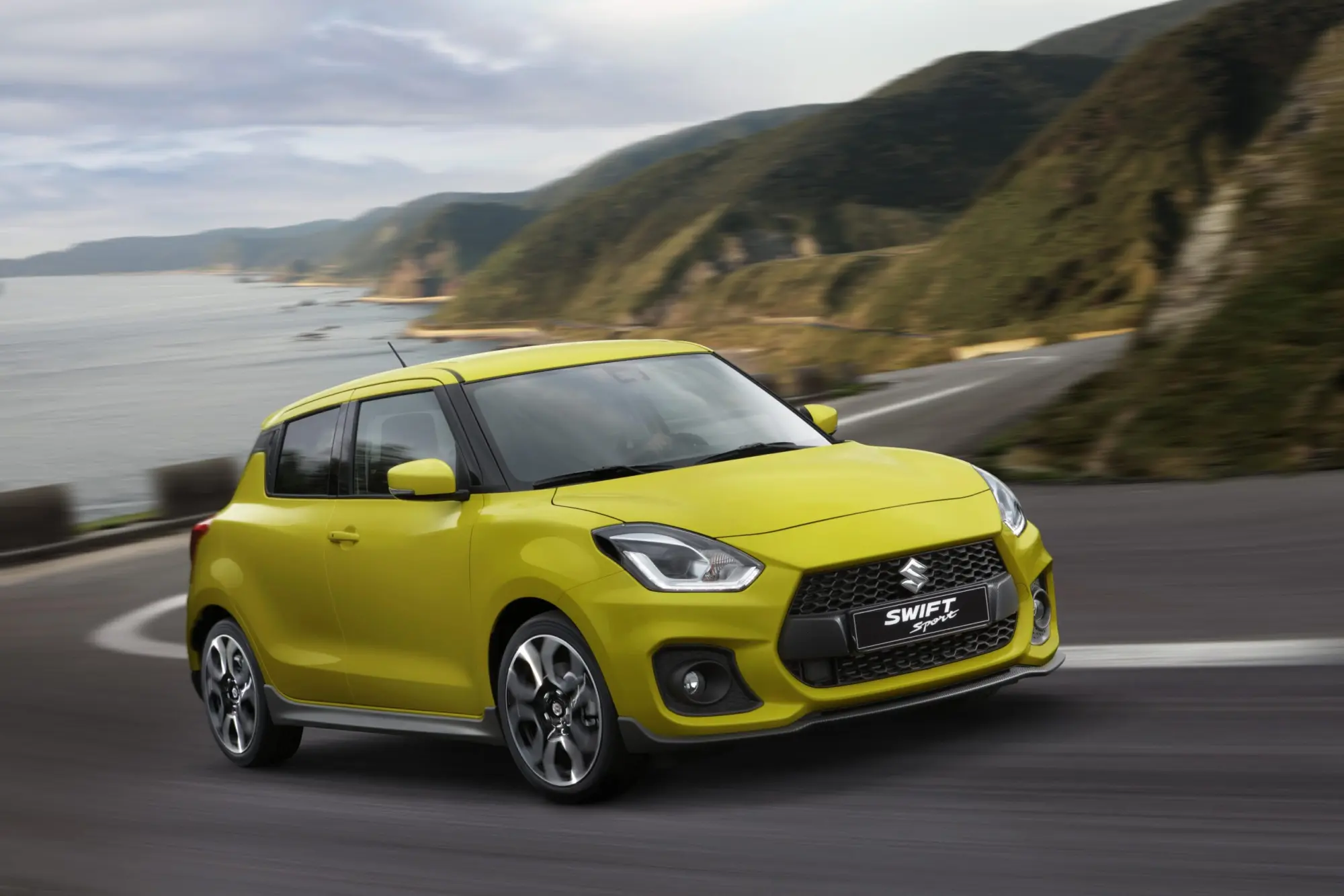 Suzuki Swift Sport Hybrid: citycar dall'animo sportivo