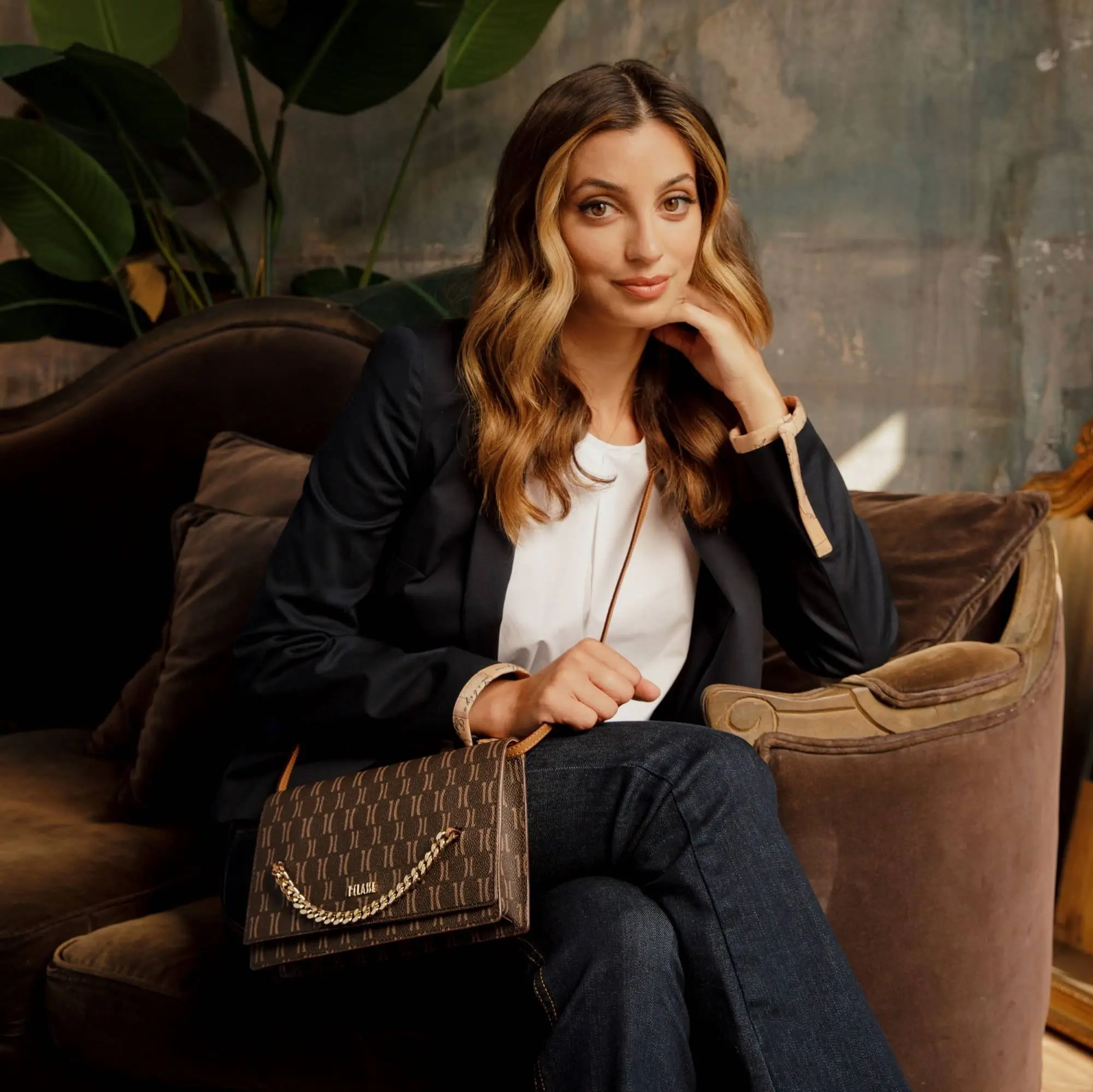 Alviero Martini lancia il progetto "Monogram" in collaborazione con Rossella Fiamingo