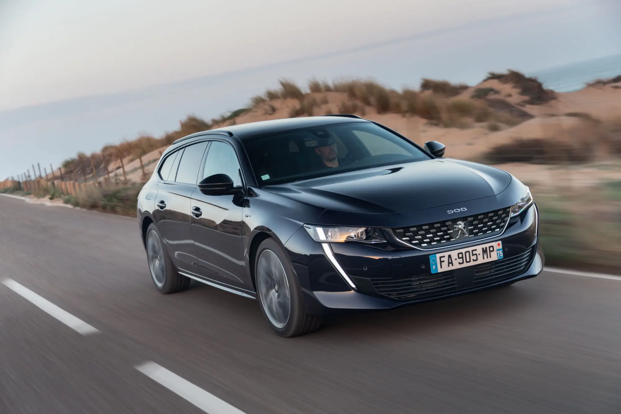 Peugeot 508: in arrivo novità nella gamma