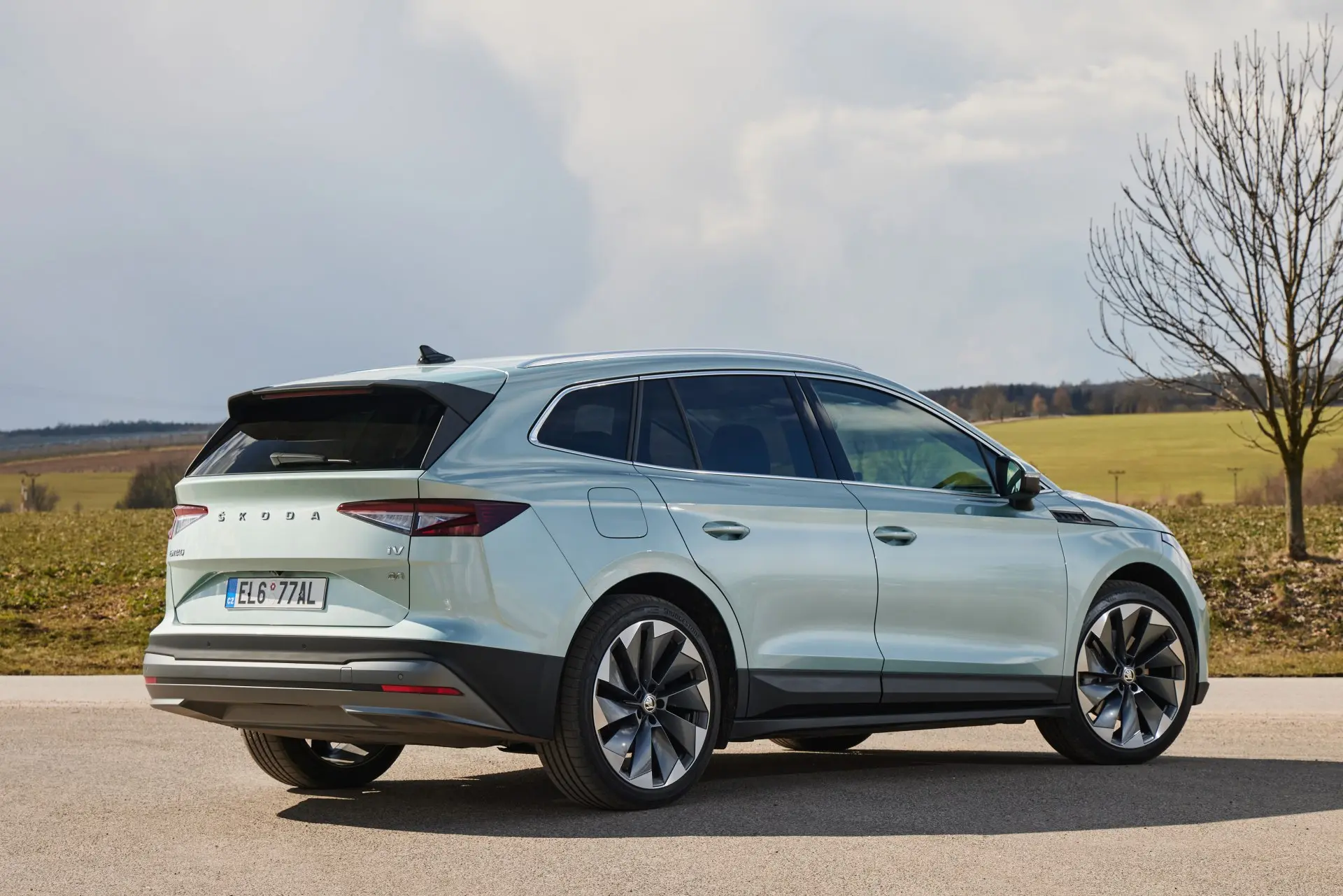 Škoda Enyaq iV: la ricarica veloce ora è di serie su tutta la gamma