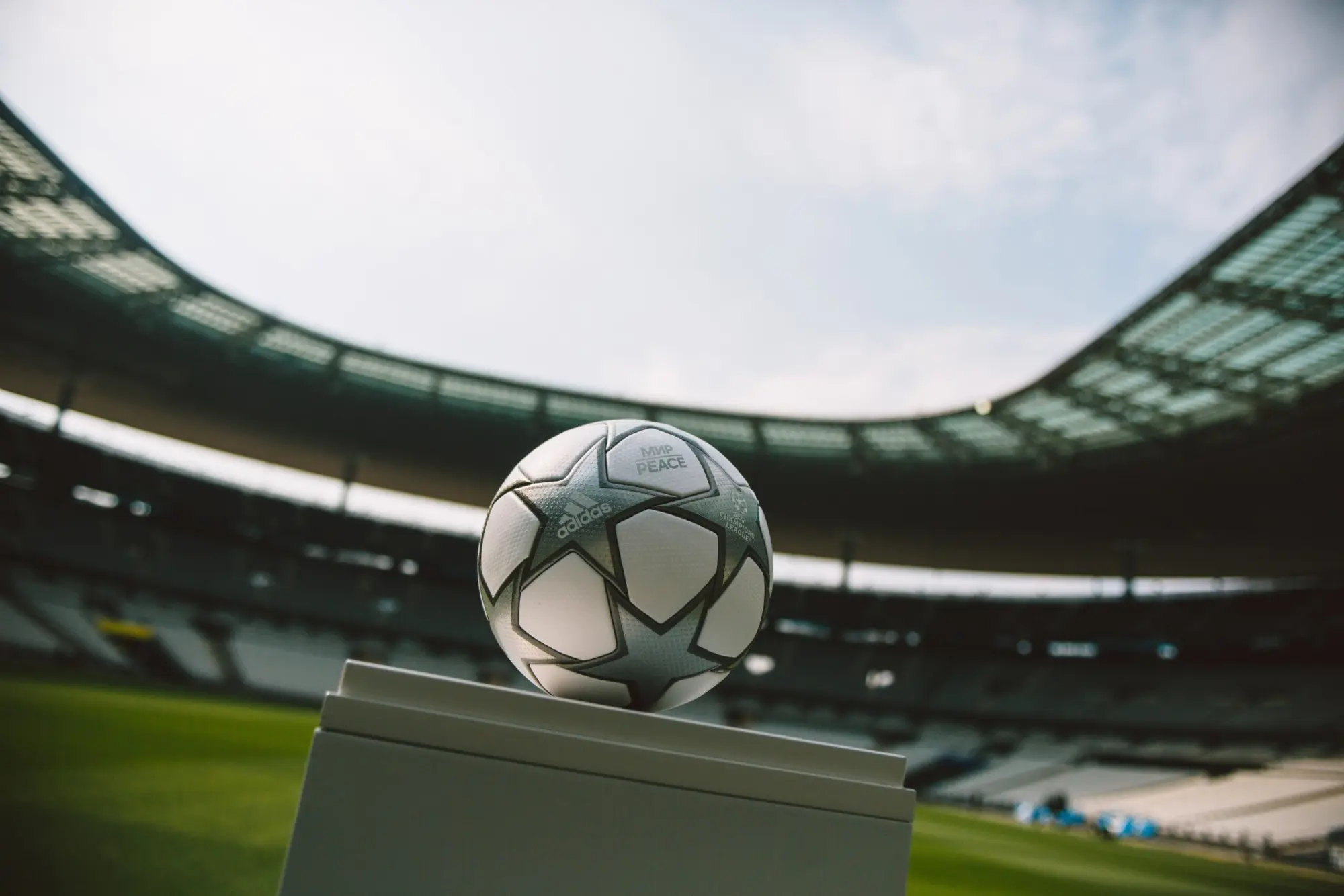 adidas presenta il pallone ufficiale della Finale di UEFA CHAMPIONS LEAGUE