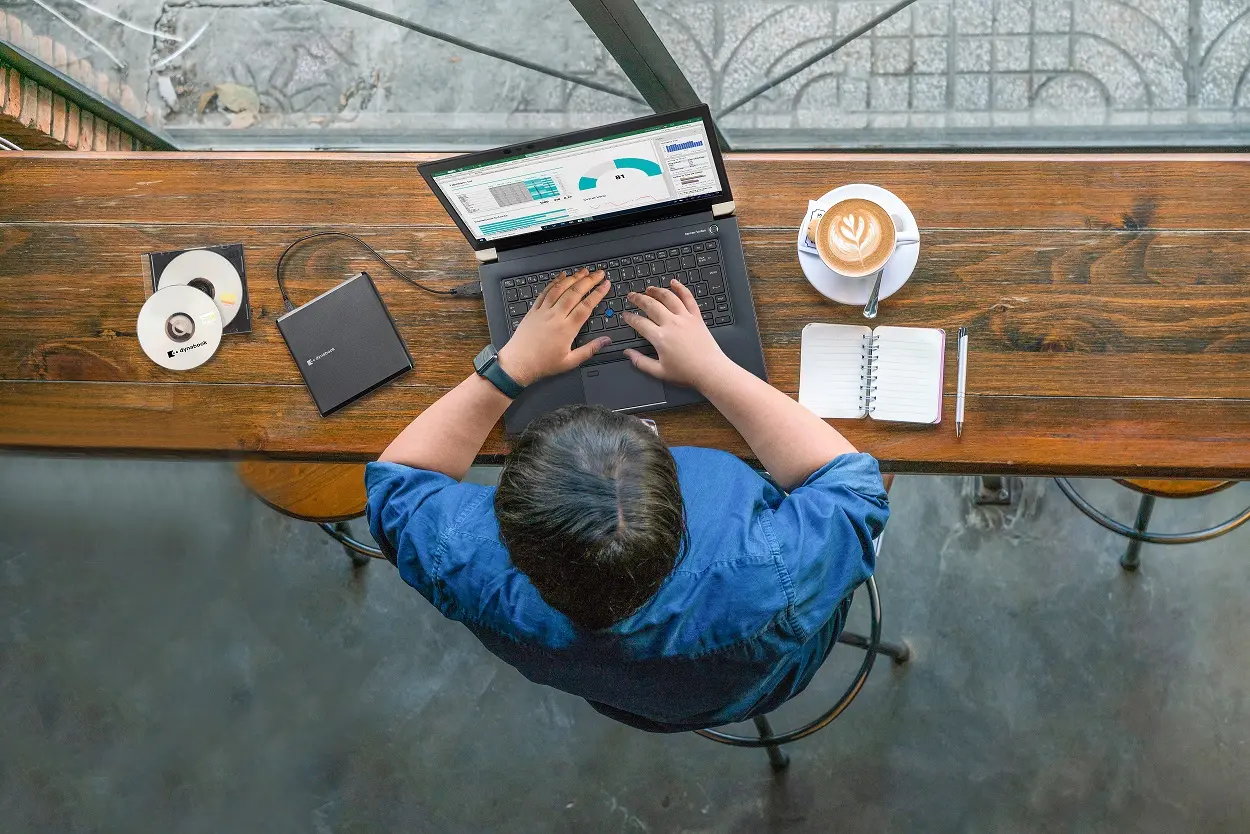 Dynabook: gli accessori must-have per una la postazione di lavoro anche lontano da casa