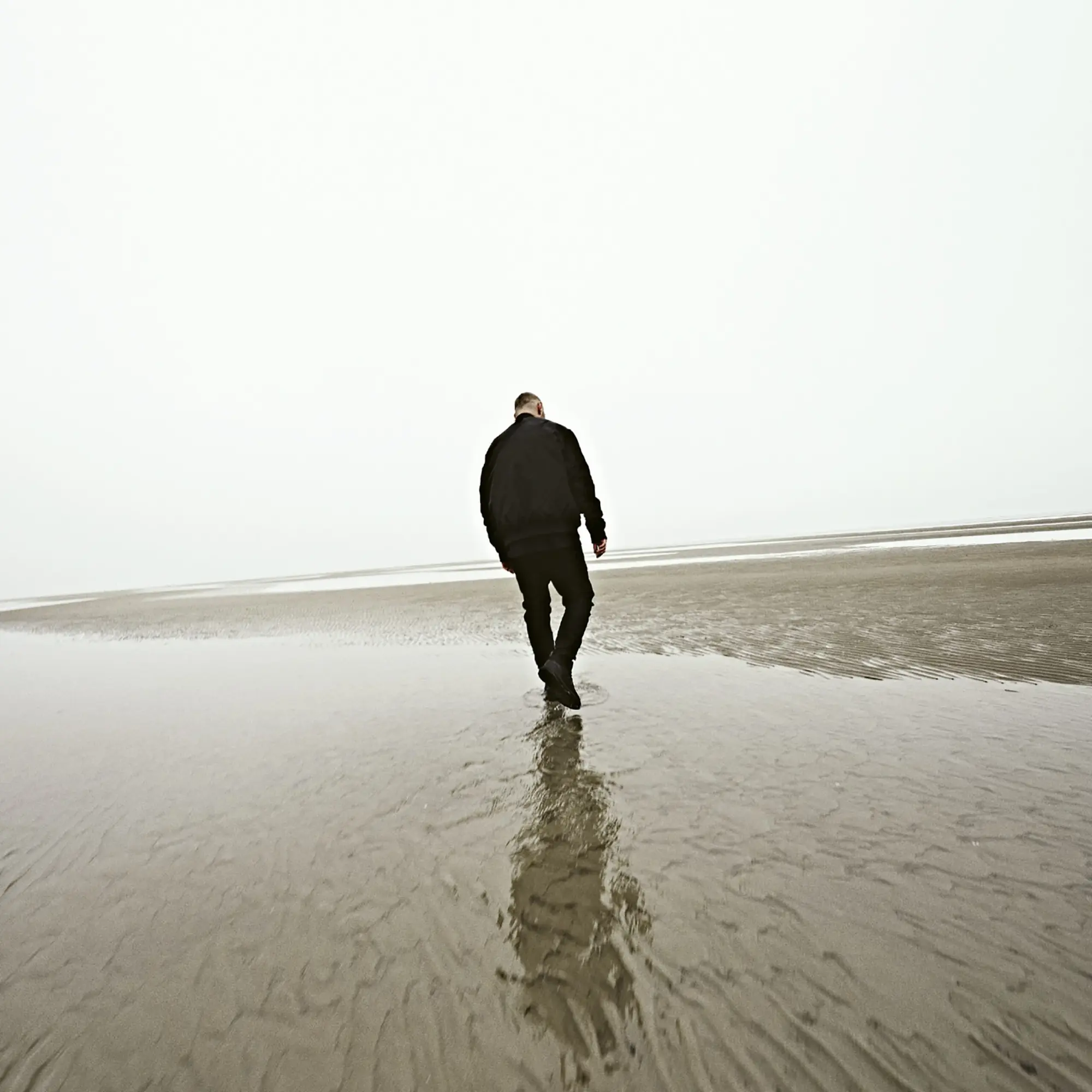 FABRI FIBRA: online il video del nuovo singolo “CAOS” con MADAME e LAZZA