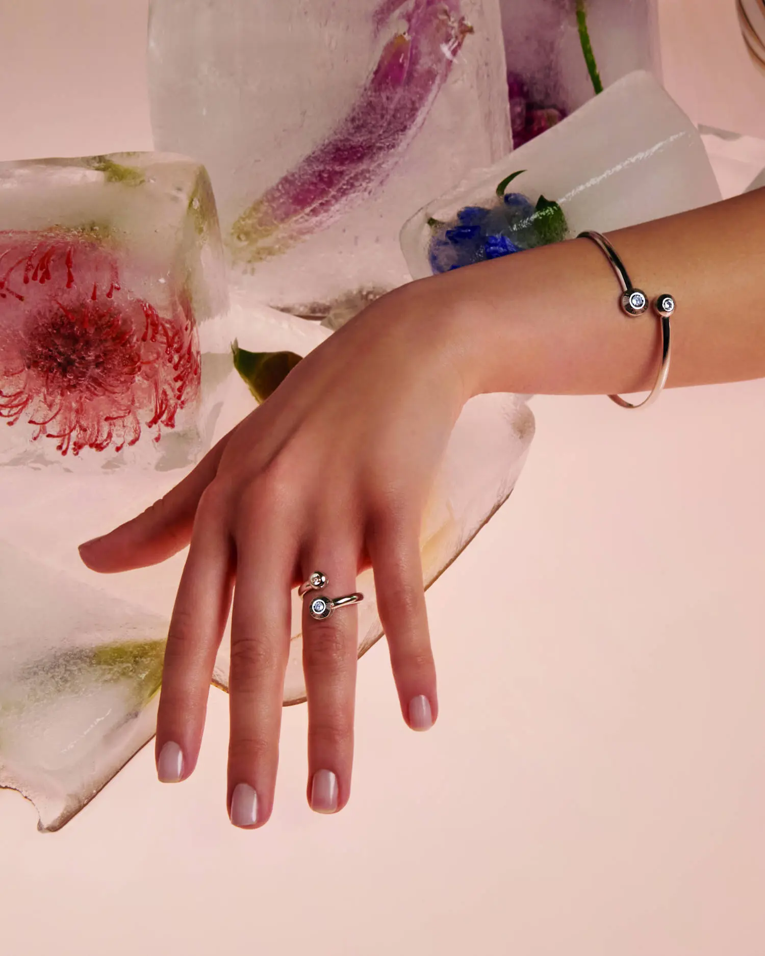 Alviero Martini 1a Classe lancia la linea "Alviero Martini 1a Classe Jewels"