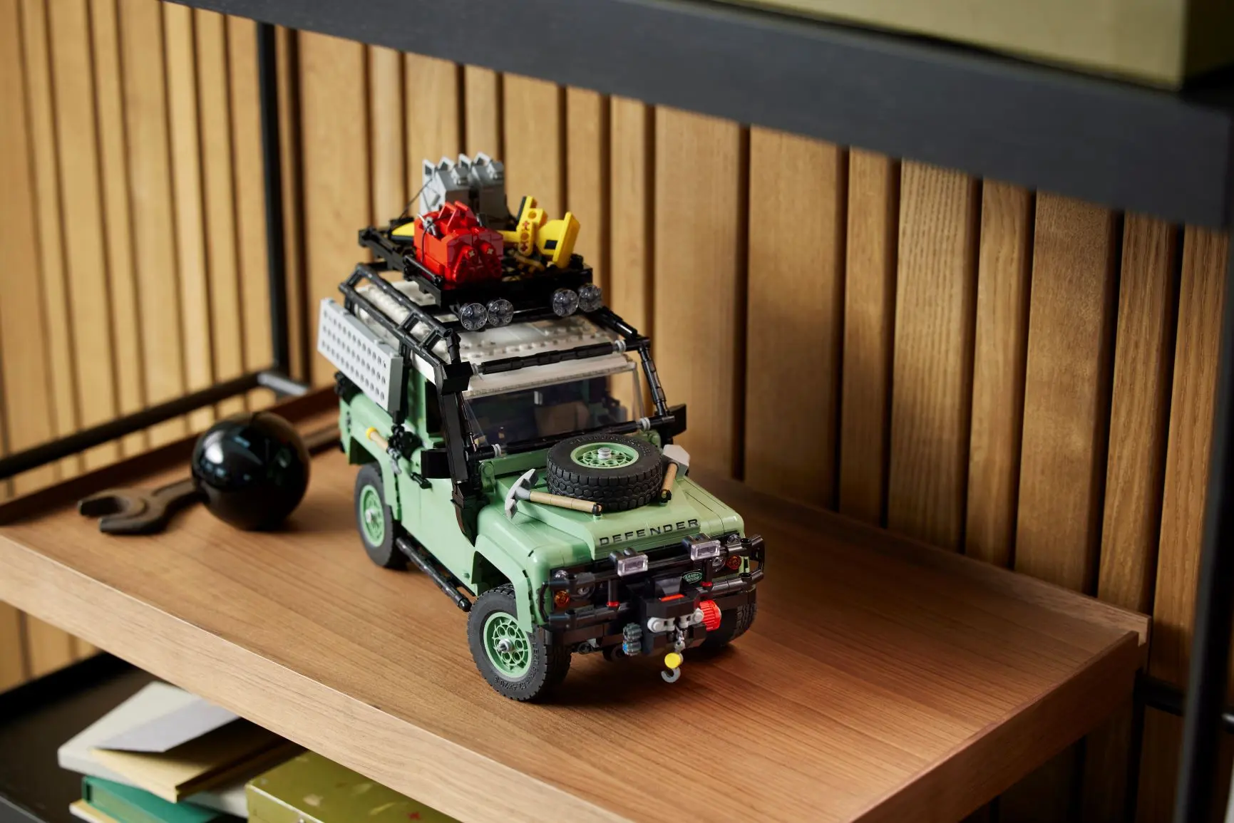 LEGO Icons lancia il nuovo set Land Rover Classic Defender 90