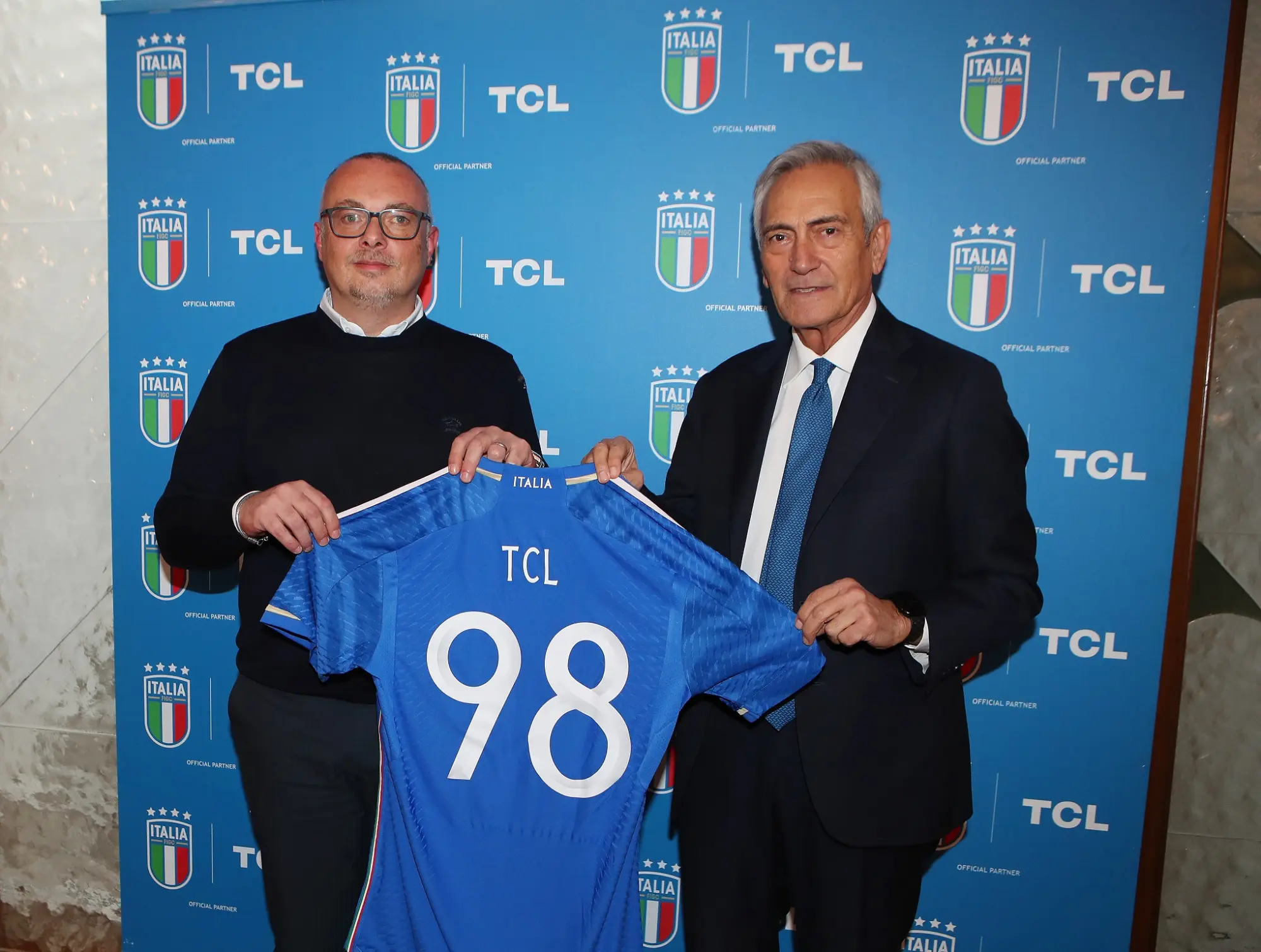 TCL diventa official partner delle Nazionali Italiane di calcio
