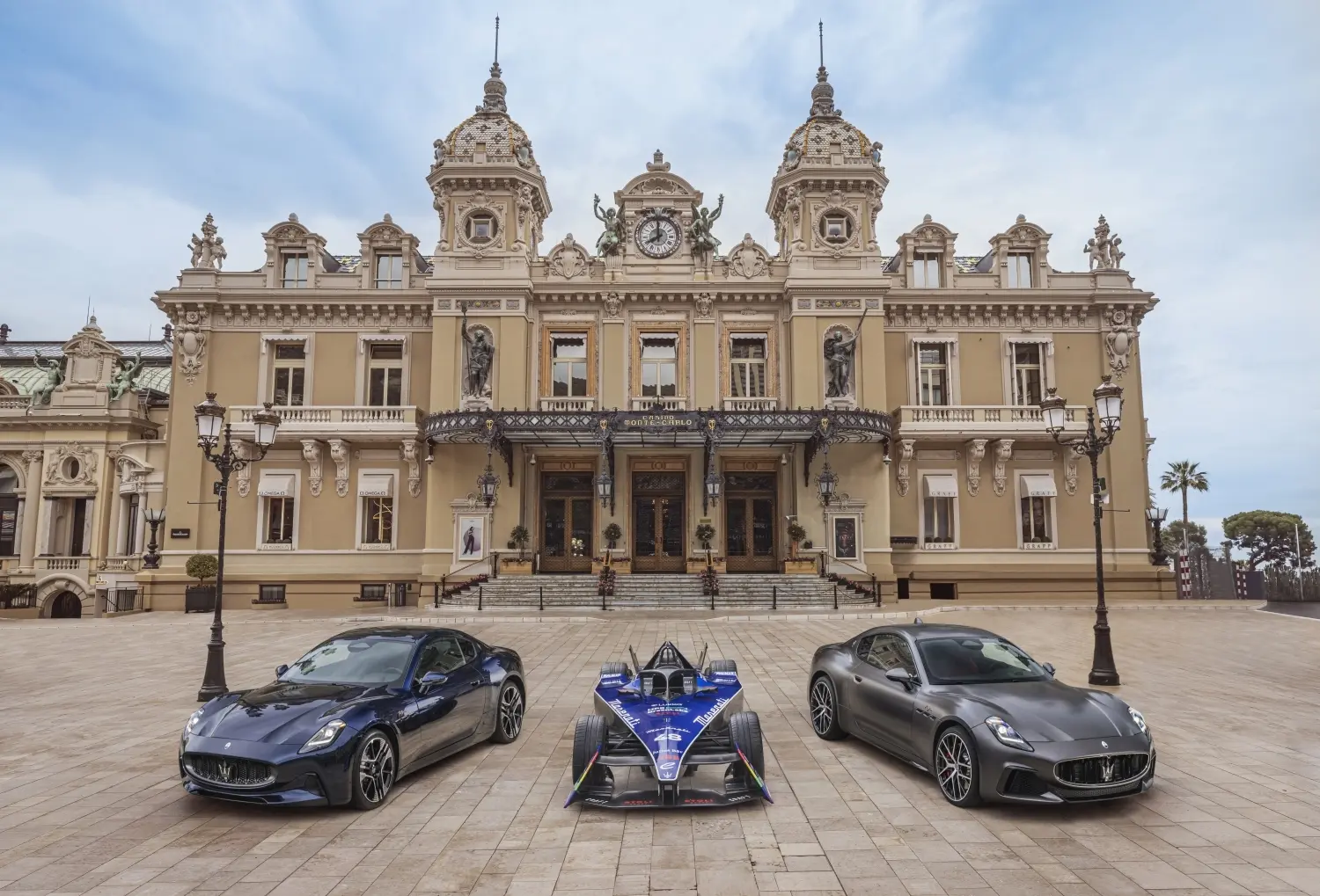 La nuova Maserati GranTurismo in mostra nella Place du Casino