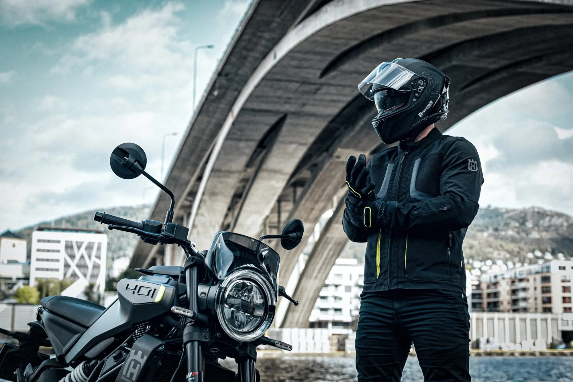 Husqvarna Motorcycles presenta la collezione Apparel 2024