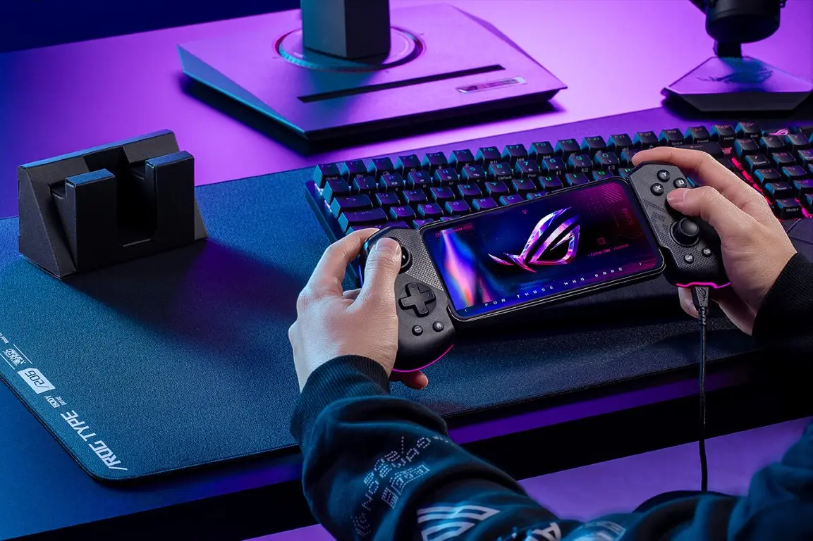 ASUS ROG lancia ROG Tessen: il controller mobile piegevole