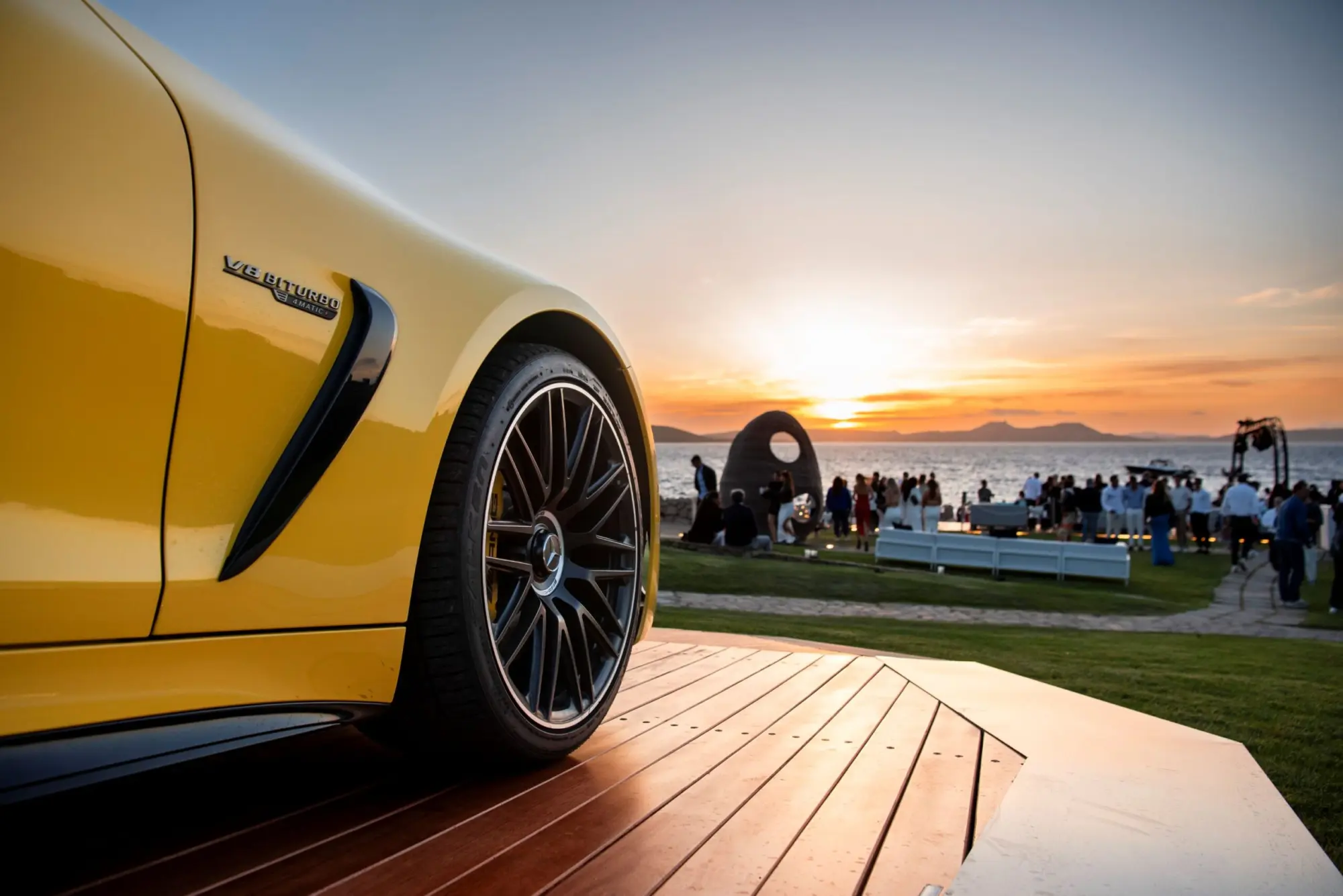 Mercedes-Maybach e Phi Beach: l’espressione dell’Ultimate Luxury della Stella