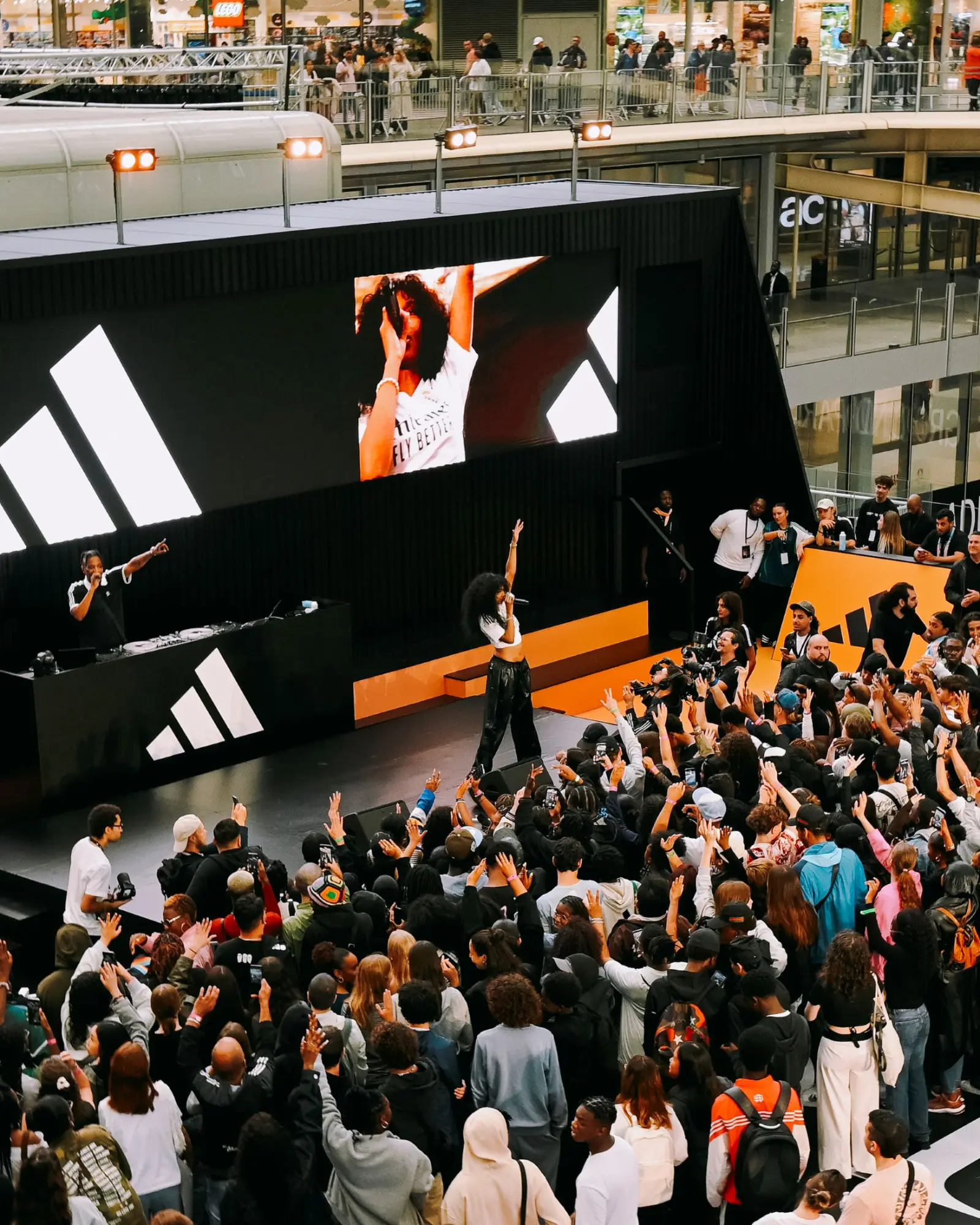 Adidas apre due spazi innovativi a Parigi in occasione dei Giochi 2024