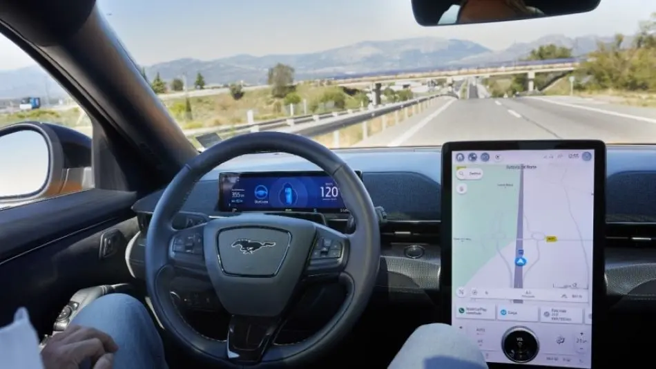 Ford BlueCruise: la guida a "mani libere" ora disponibile in 15 Paesi europei