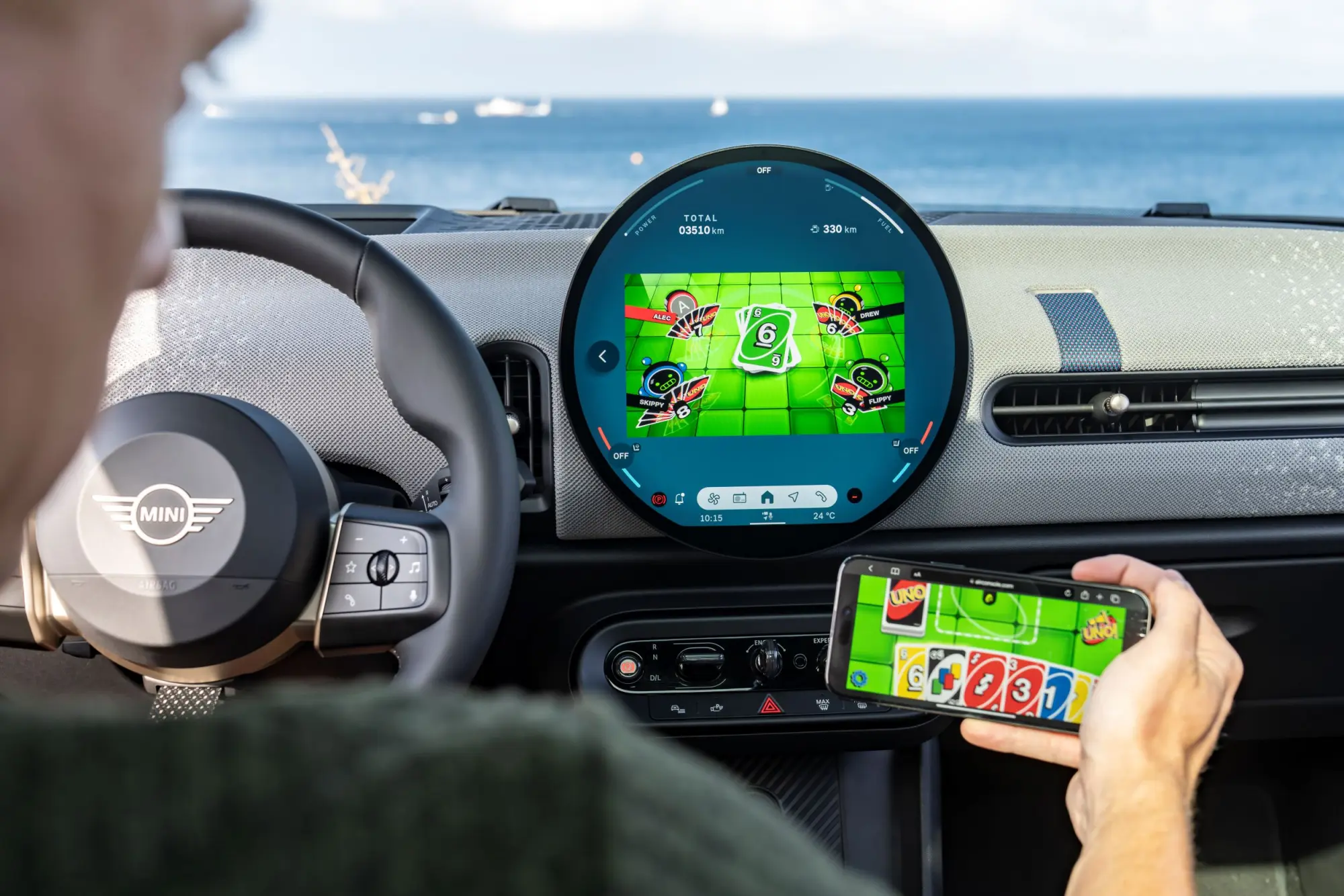 MINI Cooper C: ecco il nuovo sistema di in-car gaming
