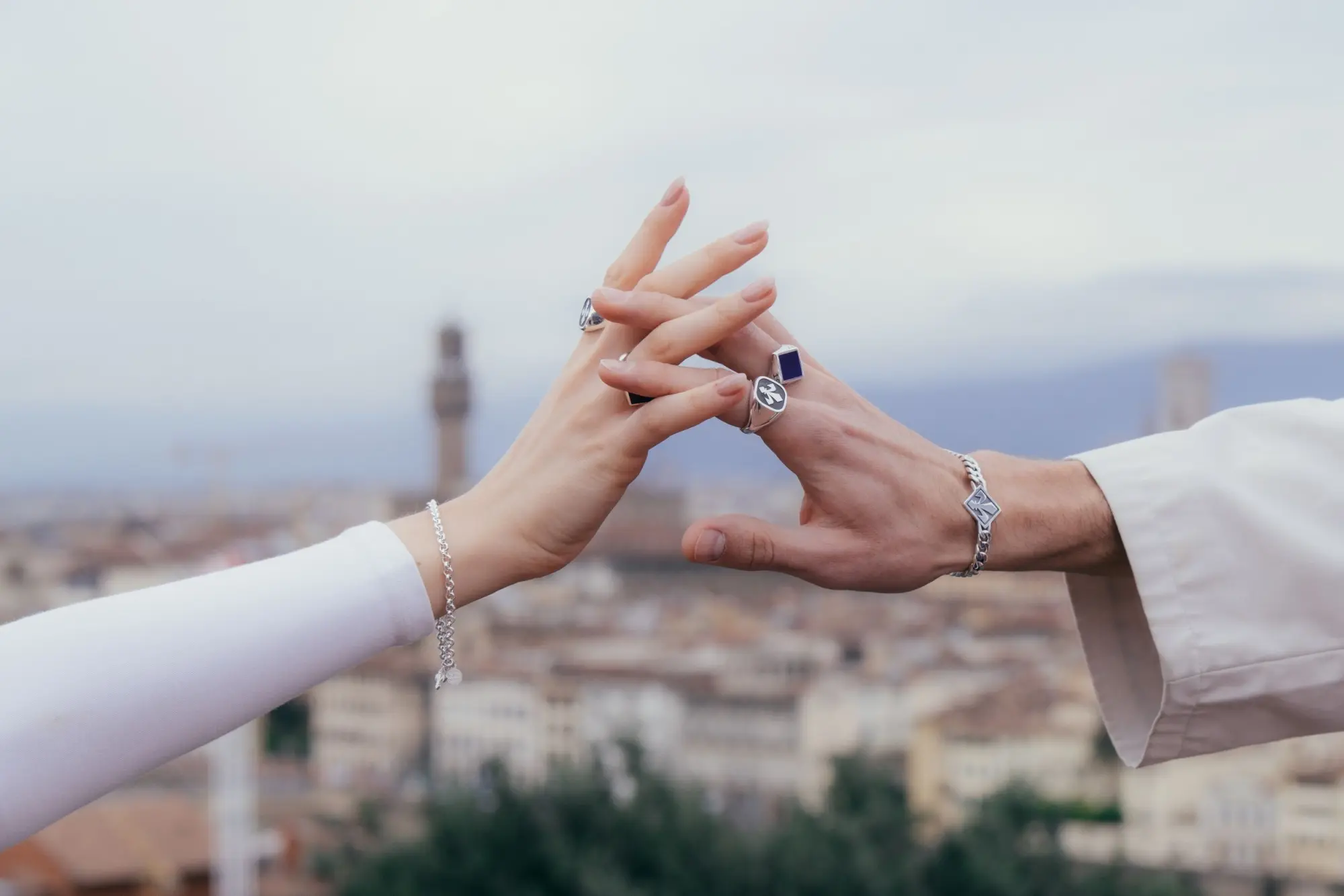 Nove25 e ACF Fiorentina: una collezione di gioielli celebrativi dedicati alla Viola