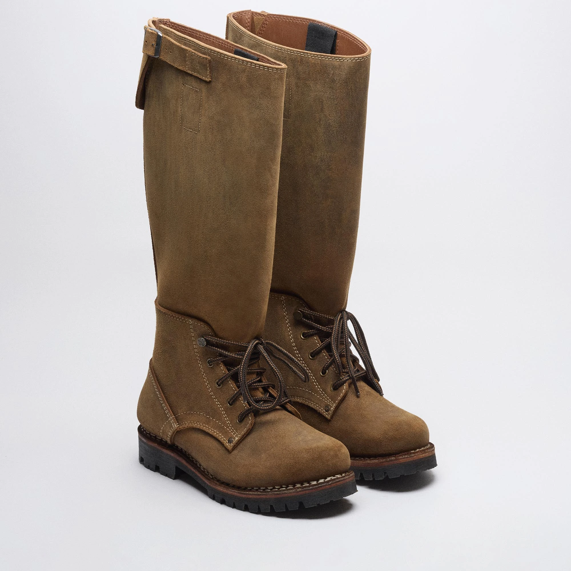 BIRKENSTOCK presenta lo stivale "Grainau"