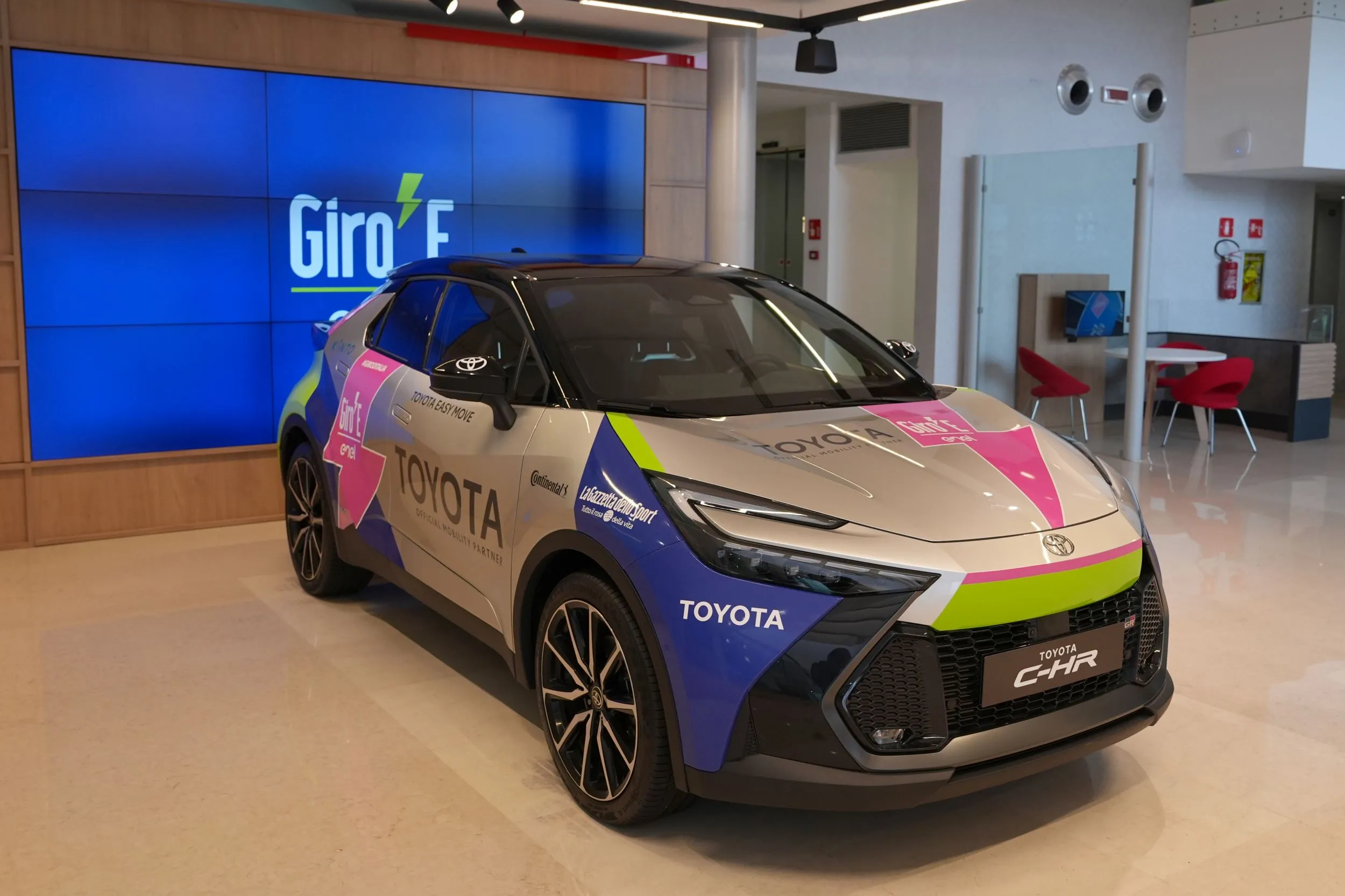 Toyota e RCS Sports & Events insieme per il Giro-E Enel 2025