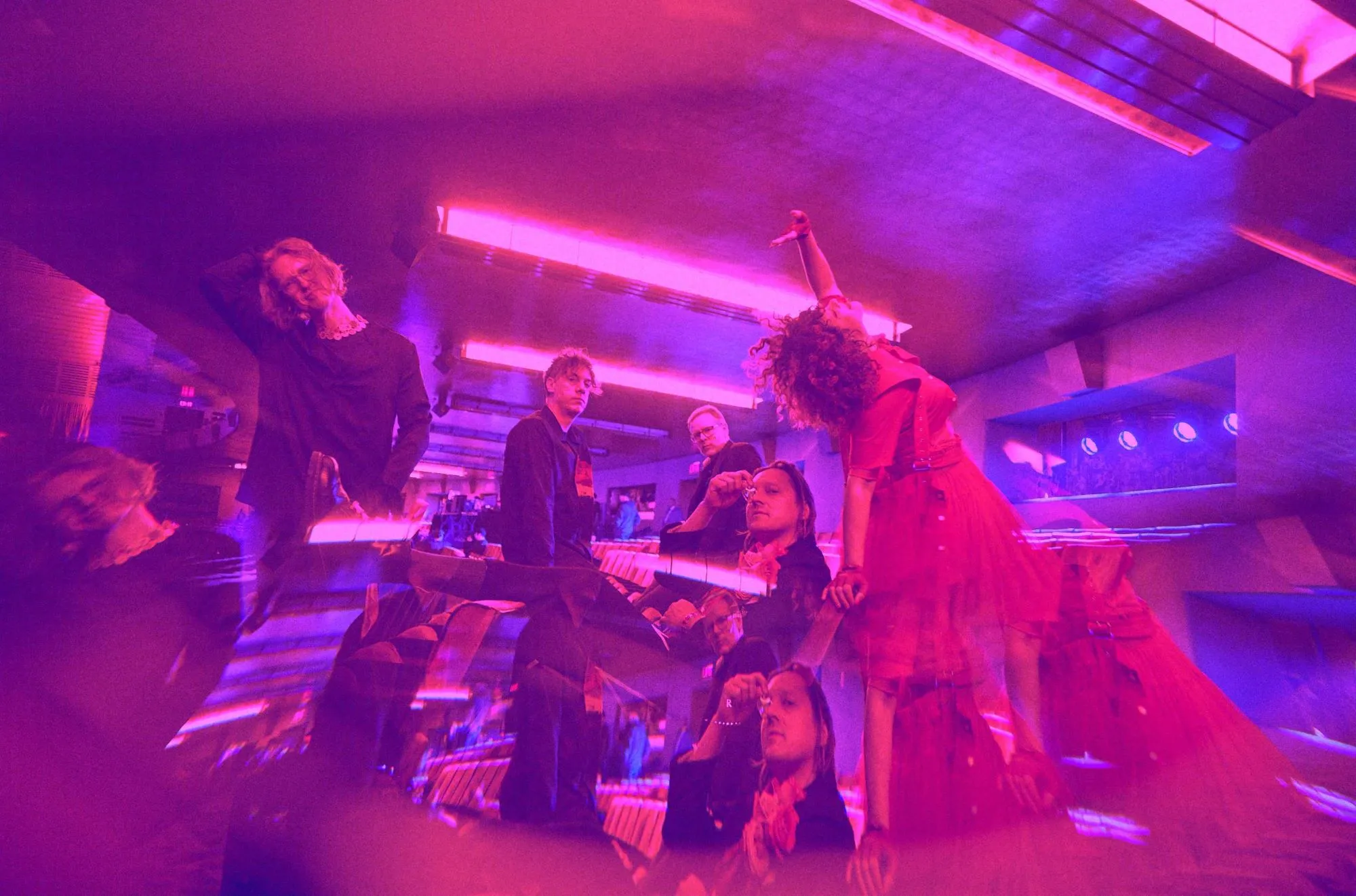 ARCADE FIRE: il 9 maggio esce il nuovo album “PINK ELEPHANT”