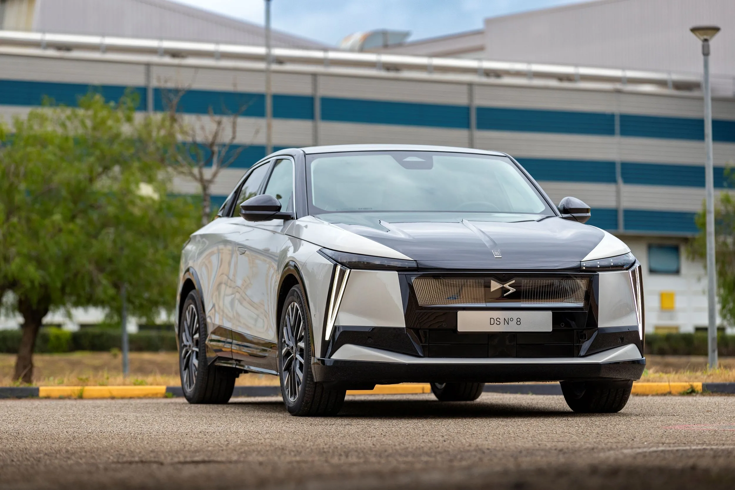 DS N°8: eleganza francese con un tocco di orgoglio italiano