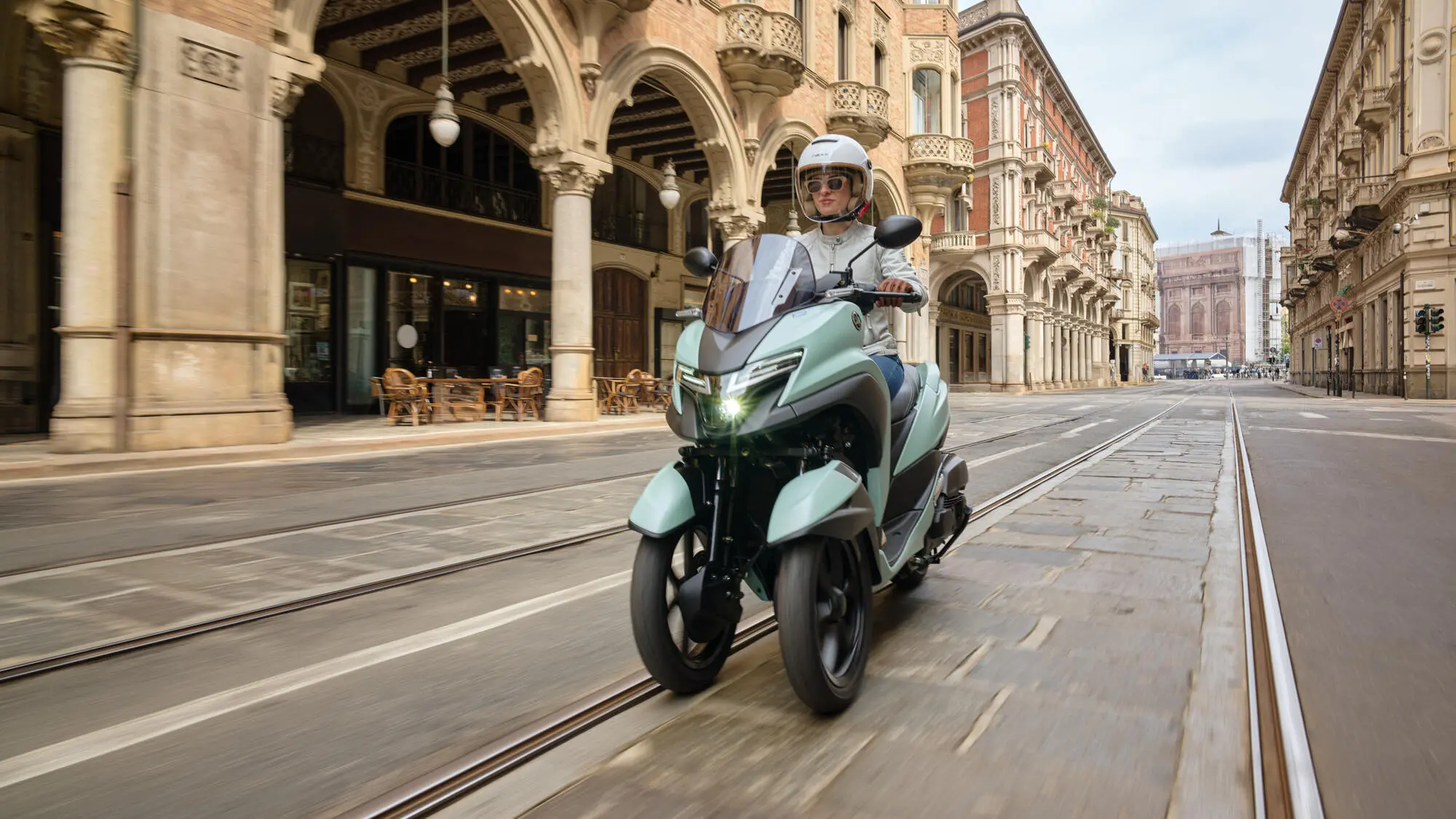 Scoote urbano a tre ruote: il nuovo Yamaha TRICITY 125 2025