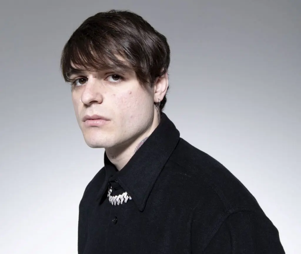 Cuta annuncia “PARACULO”: il debutto discografico che sfida ogni etichetta