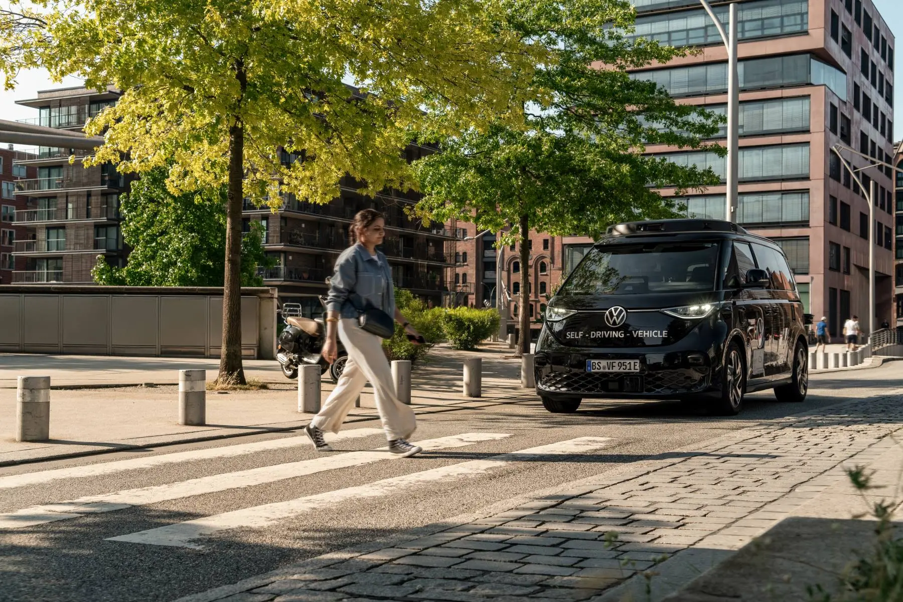 MOIA presenta il primo veicolo autonomo di serie del Gruppo Volkswagen: rivoluzione per la mobilità del futuro