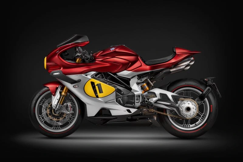MV AGUSTA sceglie Alcantara per la Superveloce 1000 Ago