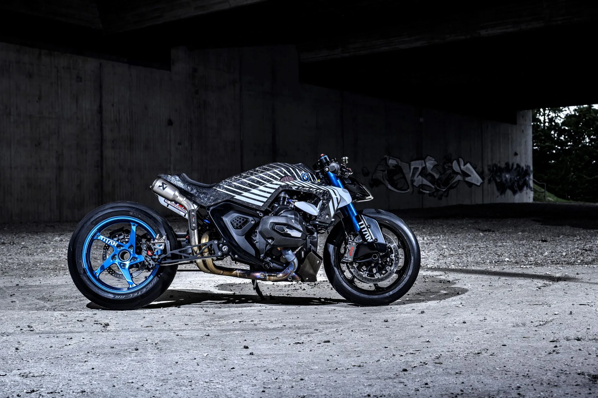 BMW Motorrad svela la BMW R 1300 R “TITAN”
