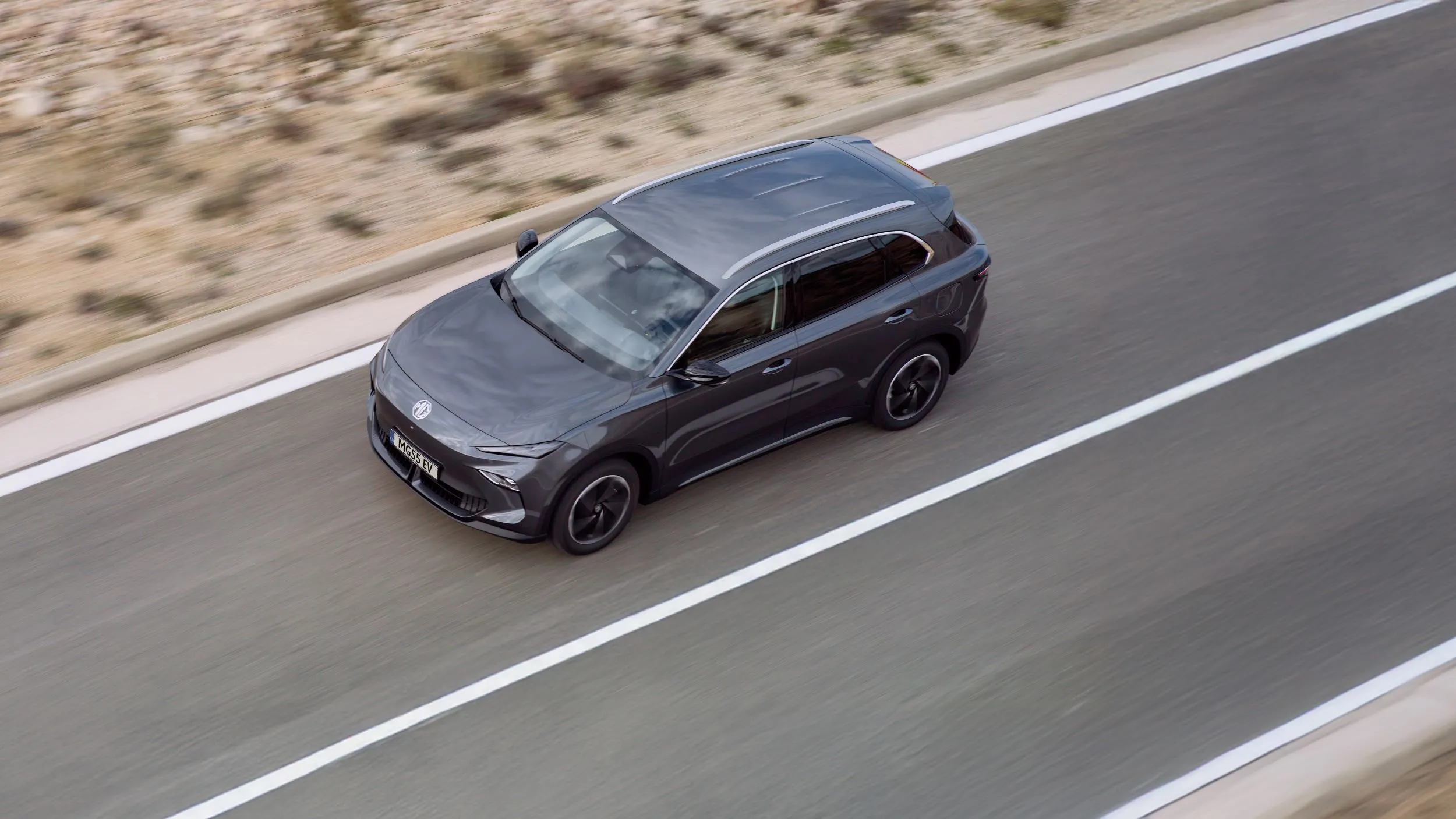 MG lancia la nuova MGS5 EV: il SUV elettrico che ridefinisce sicurezza, tecnologia ed efficienza