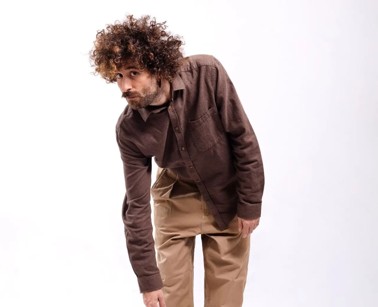 Gio Evan torna in tour: nuove date estive tra Roma e Milano e il successo de “L’affine del mondo”