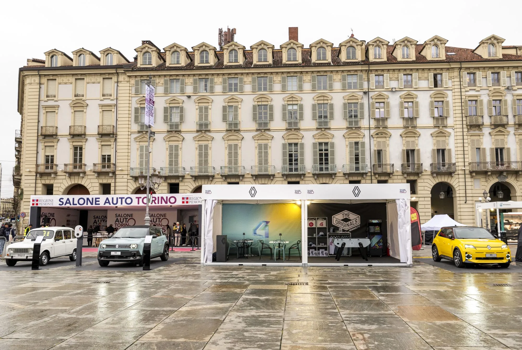 Renault protagonista al Salone Auto Torino 2025 con R4 e R5 E-Tech Electric