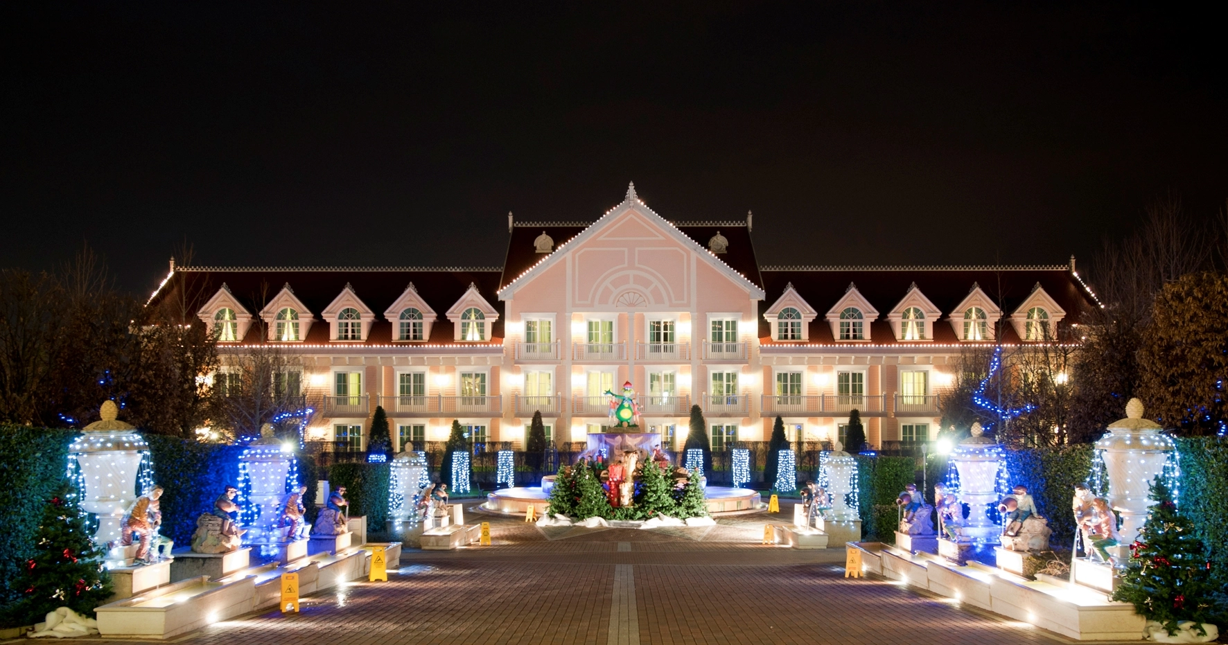 Gardaland Resort celebra il Capodanno 2026 con “Shine On ’75”: una notte anni ’70 tra gusto, musica e magia