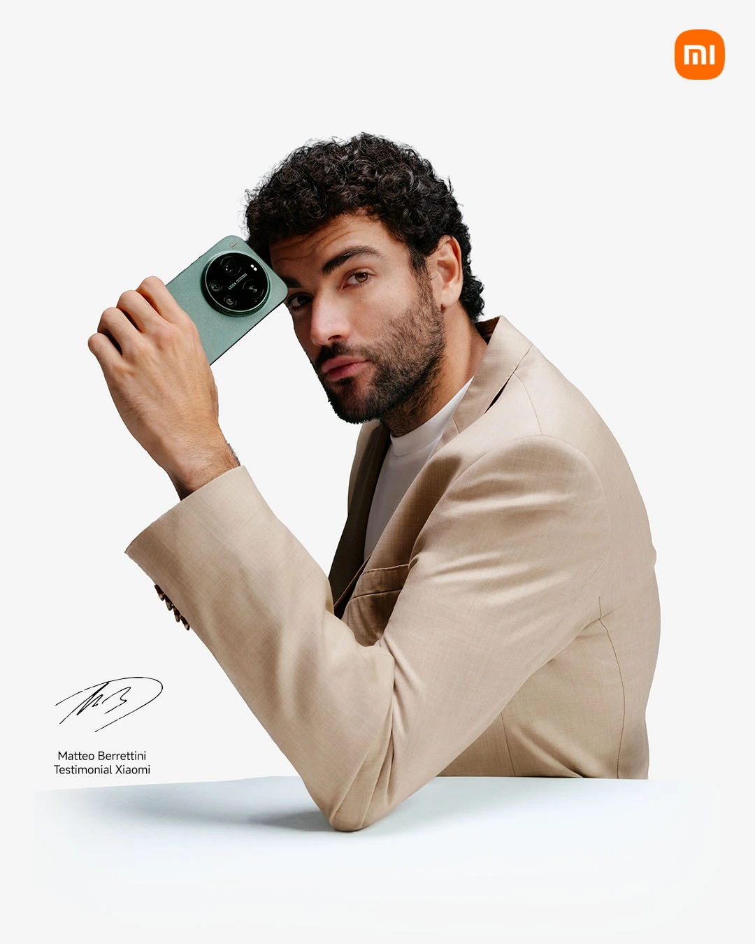 Potenza ed eleganza: Xiaomi sceglie Matteo Berrettini come nuovo volto per la Xiaomi 17 Series