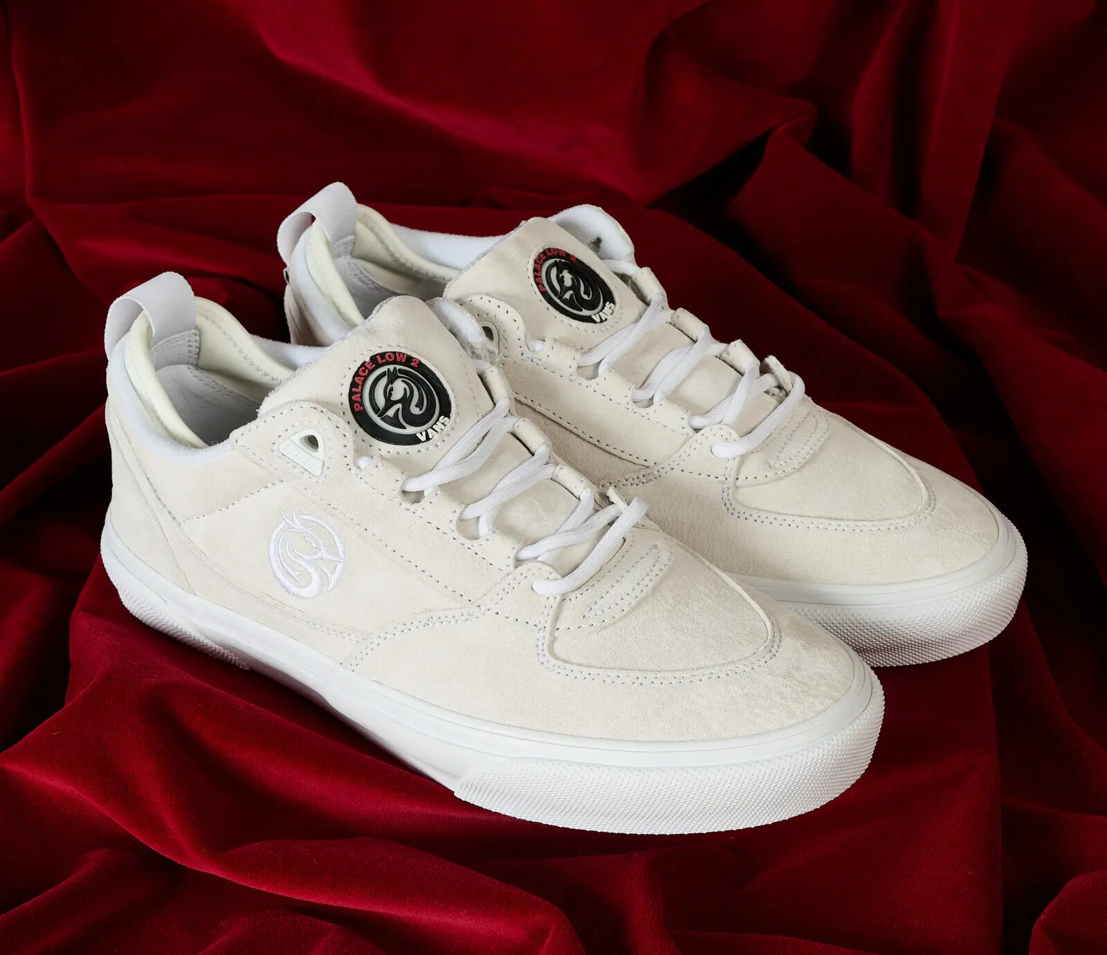 Vans e PALACE lanciano le nuove Vans Low 2: performance skate e stile co-branded in edizione limitata