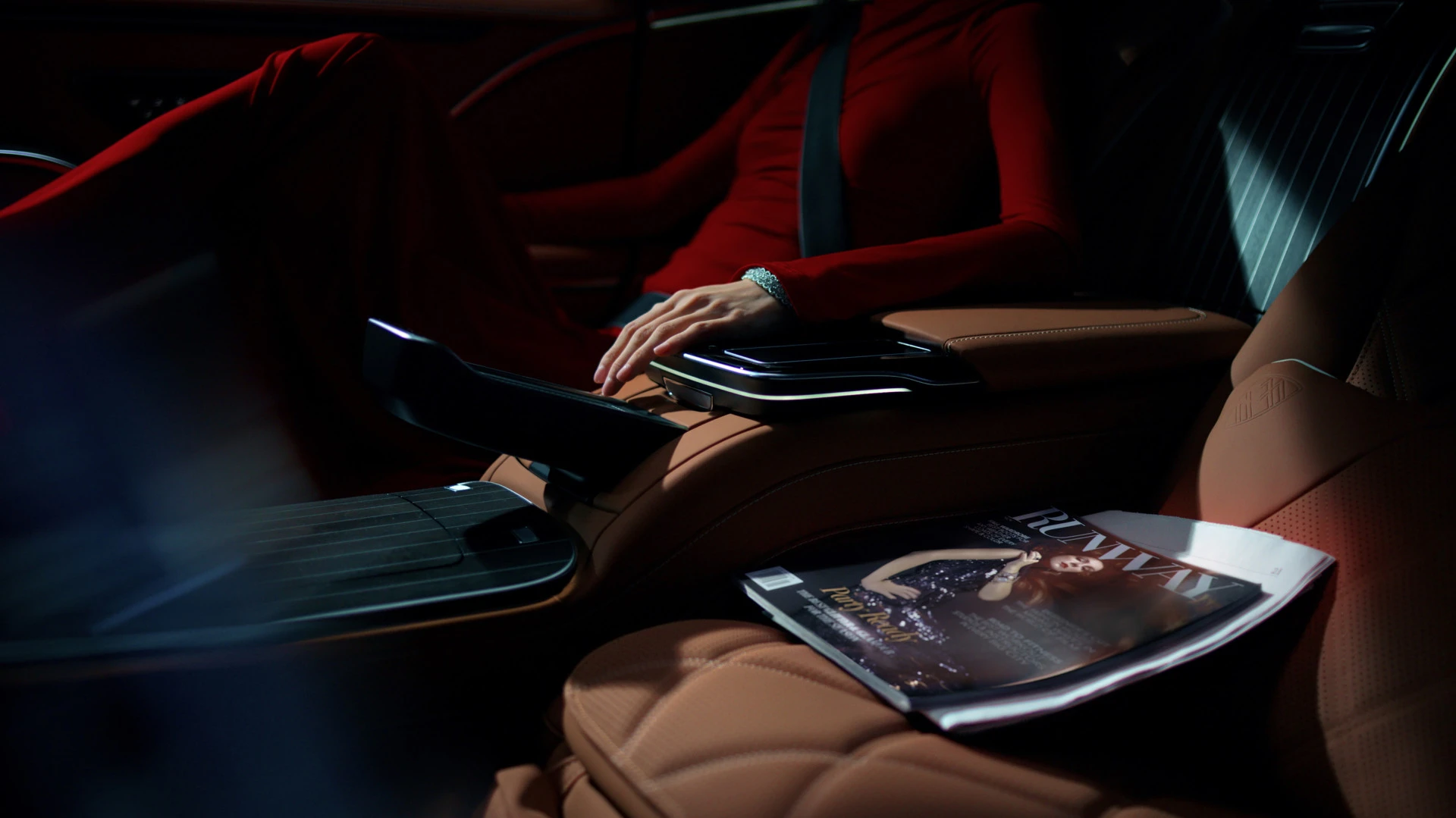 “The Art of Arrival”: Maybach conquista la scena in “Il Diavolo Veste Prada 2”