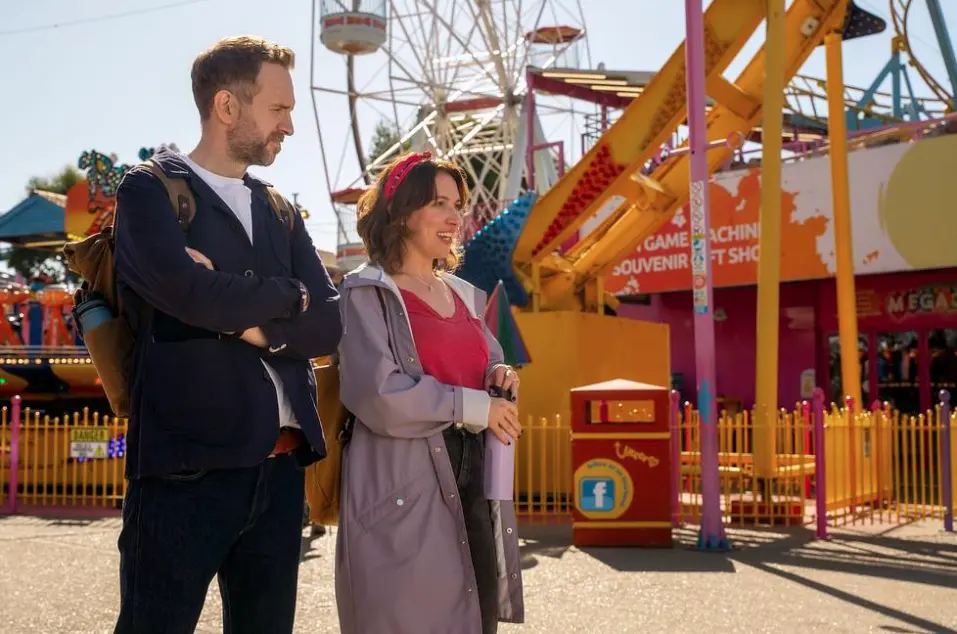 Apple TV mostra le prime immagini della quinta stagione di Trying: debutto l'8 luglio