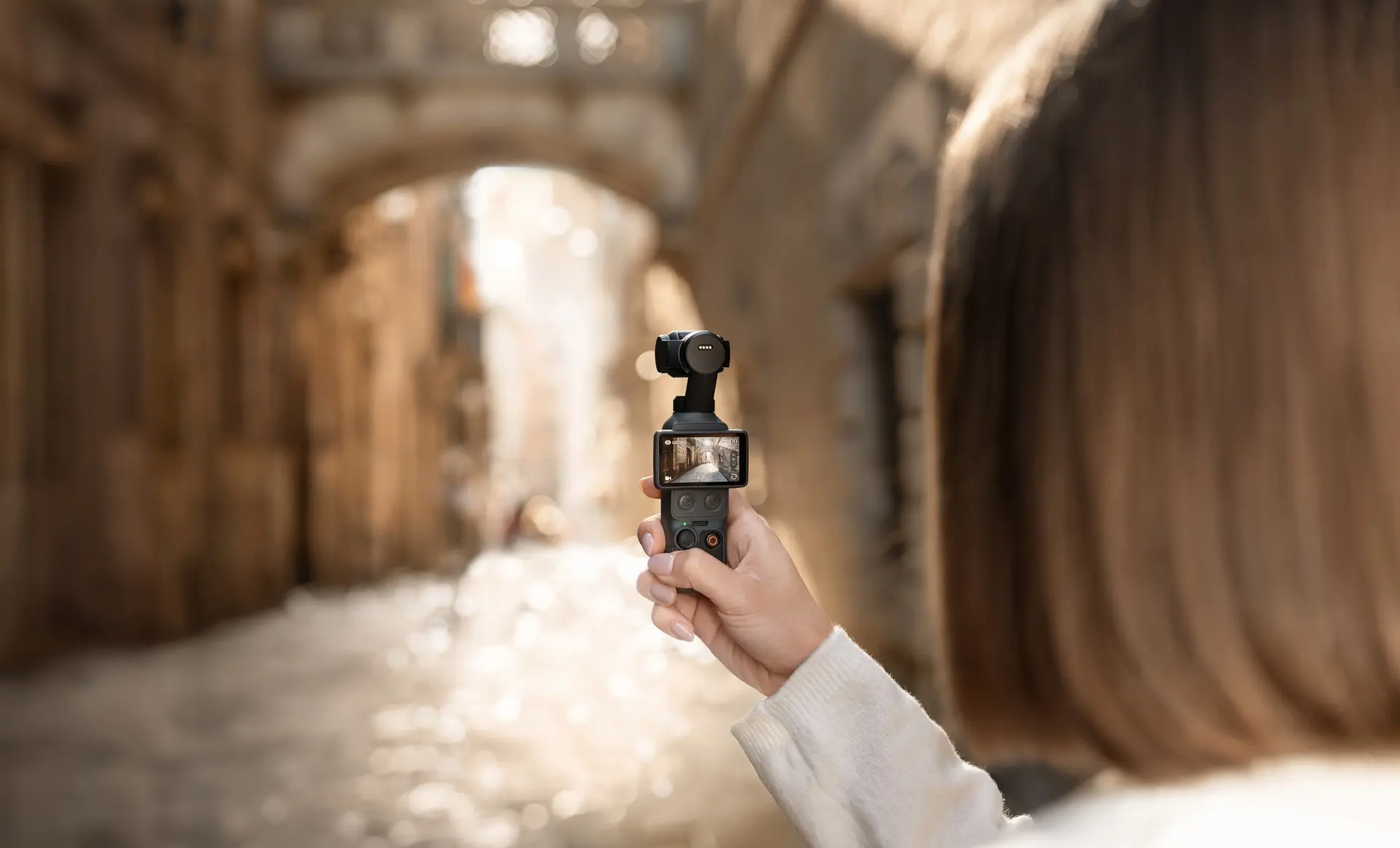 DJI Osmo Pocket 4: la nuova fotocamera tascabile con 4K e 240 fps