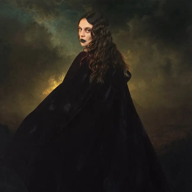 Francesca Michielin torna con "Una donna non può" e annuncia il tour "Strega comanda"