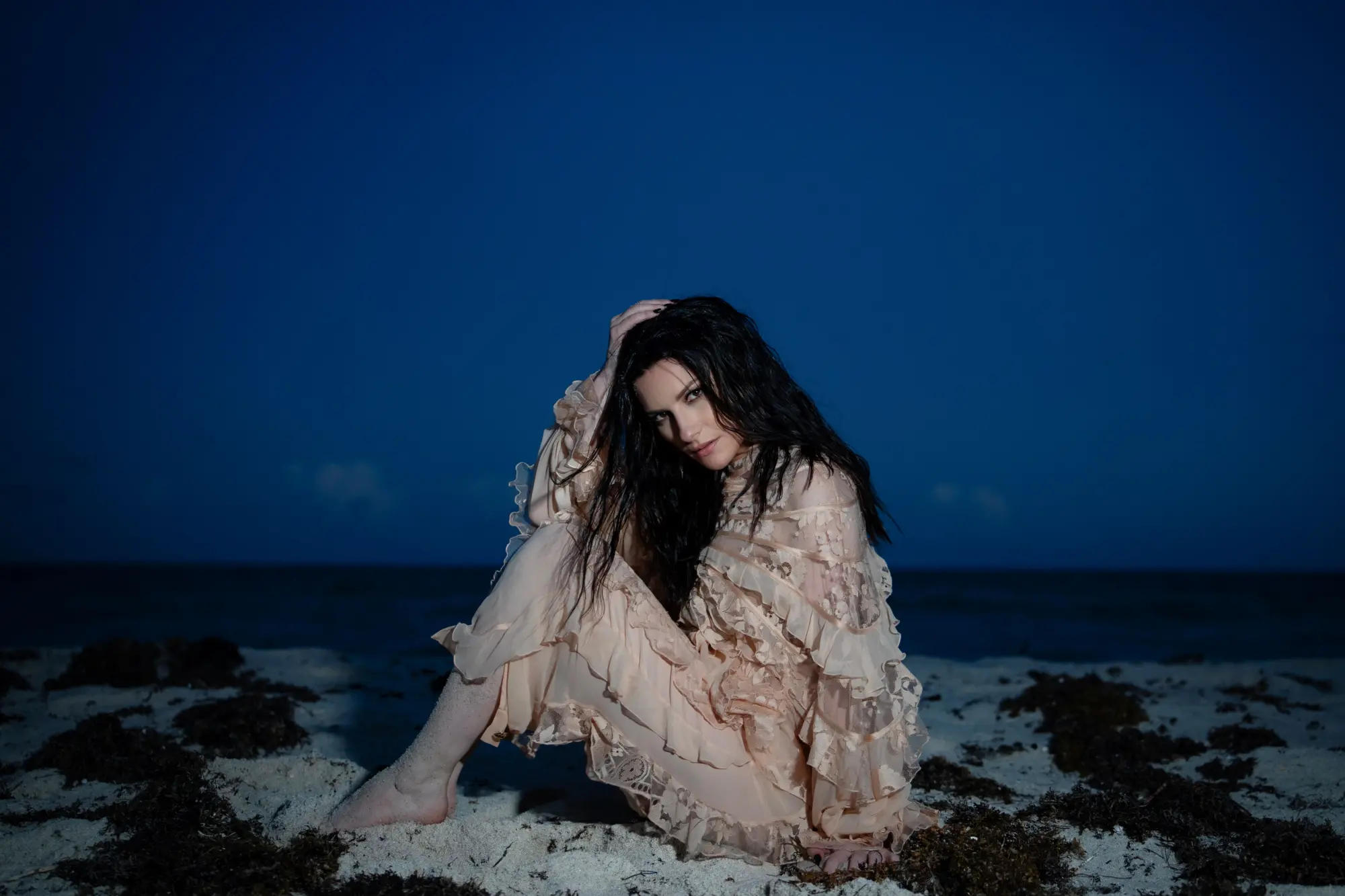 Laura Pausini torna con Immensamente e annuncia il nuovo tour mondiale