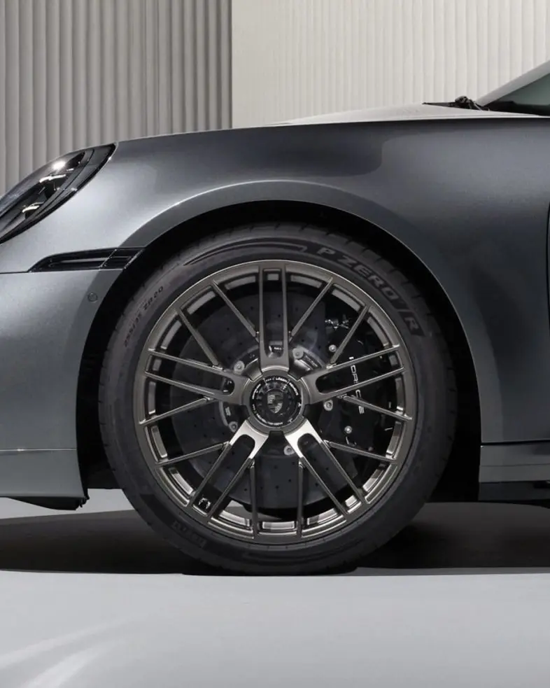 Pirelli P Zero R: il nuovo pneumatico per la Porsche 911 Turbo S da 711 CV