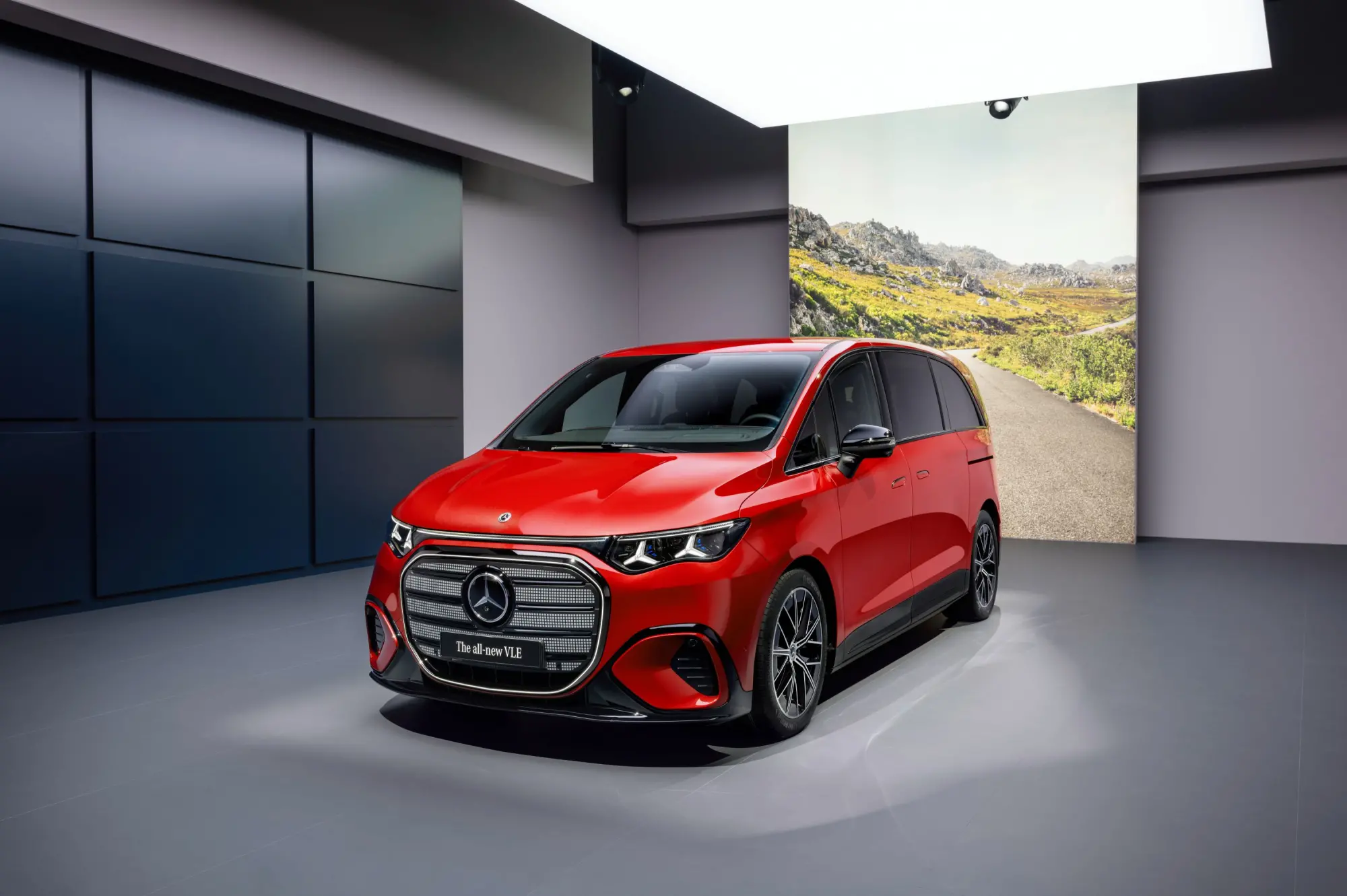 Mercedes-Benz VLE: l'elettrico premium per viaggiare oltre i 700 km arriva in Italia