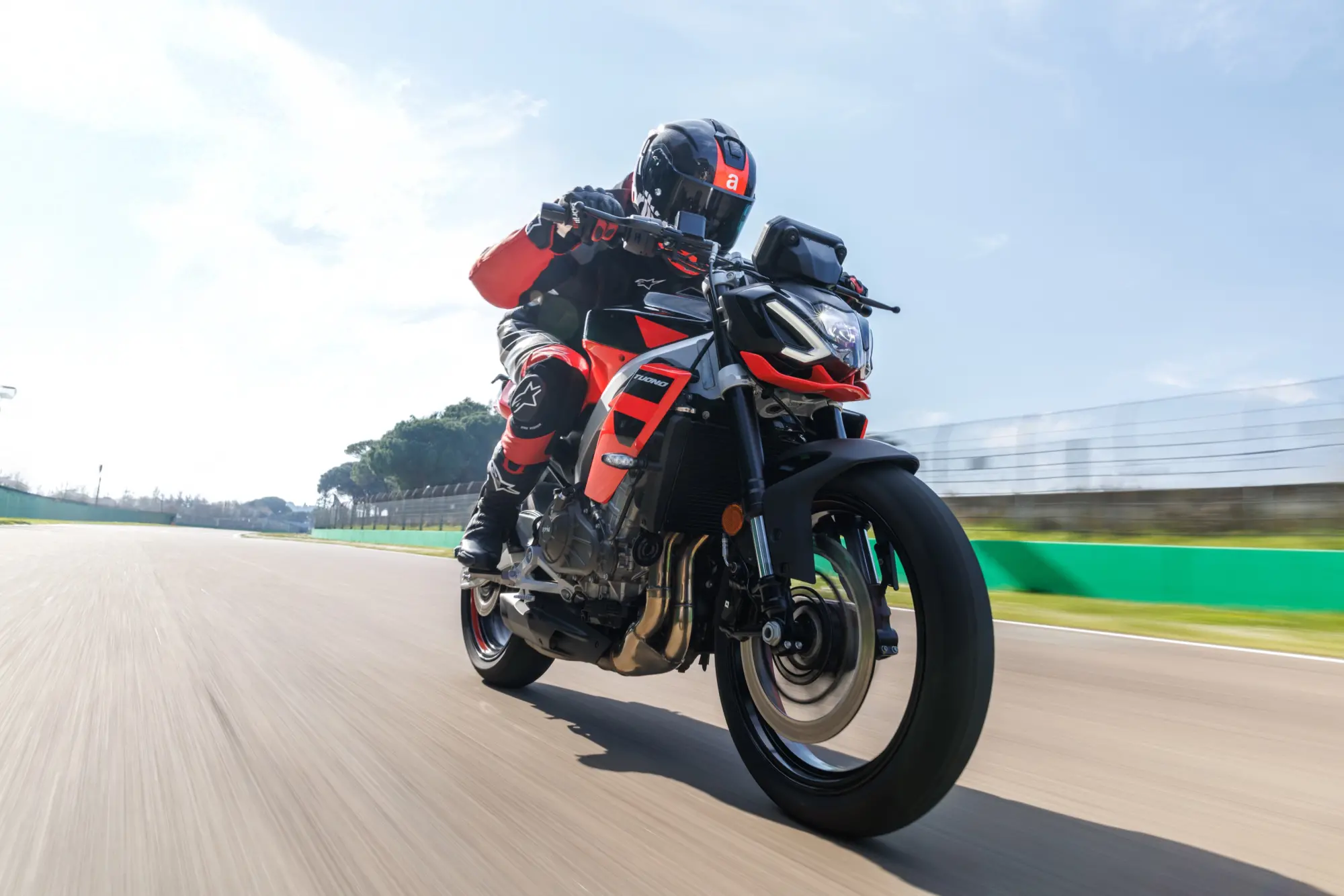Piaggio Group: offerte imperdibili su moto e scooter ad aprile porte aperte