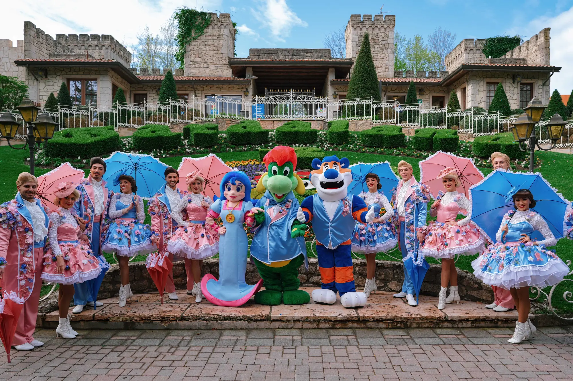 A Gardaland la Baby Dance si rinnova con Carolina Benvenga e la Giornata della Fragola