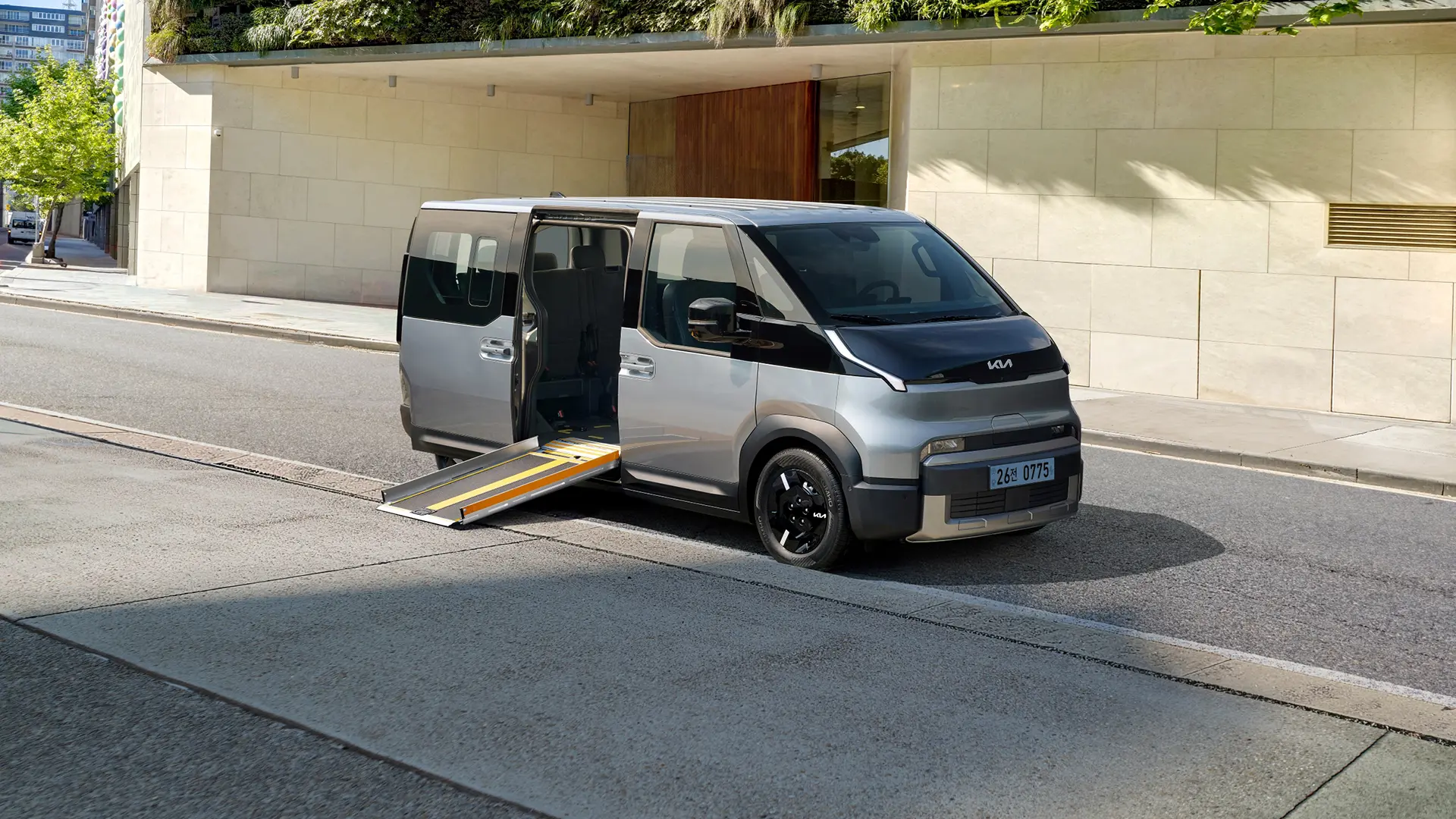 Kia presenta il nuovo PV5 WAV Side Entry per una mobilità accessibile e innovativa