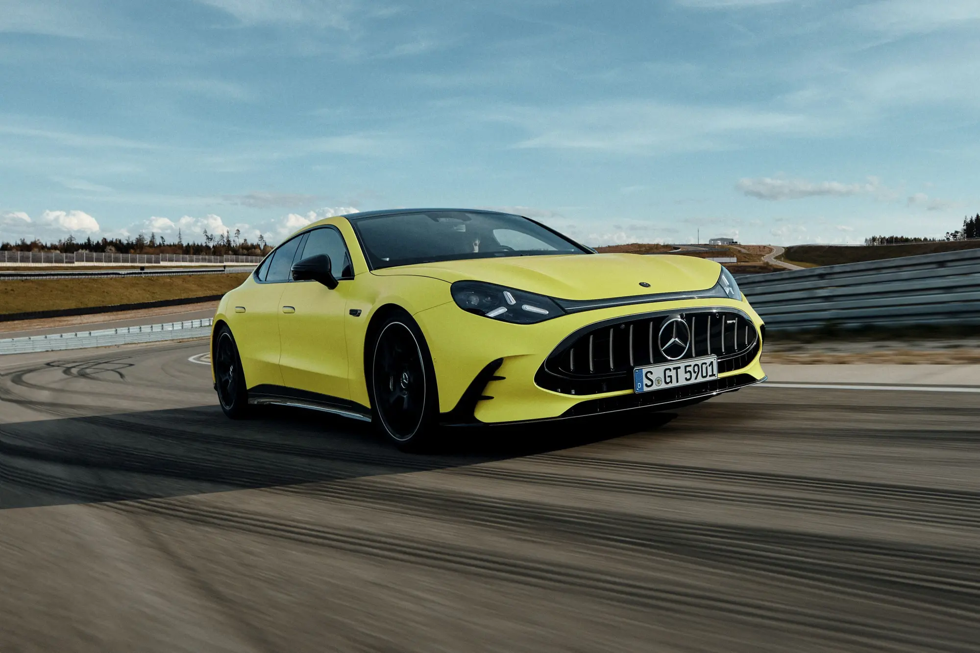 Mercedes-AMG GT Coupé4: rivoluzione elettrica da 1.169 CV