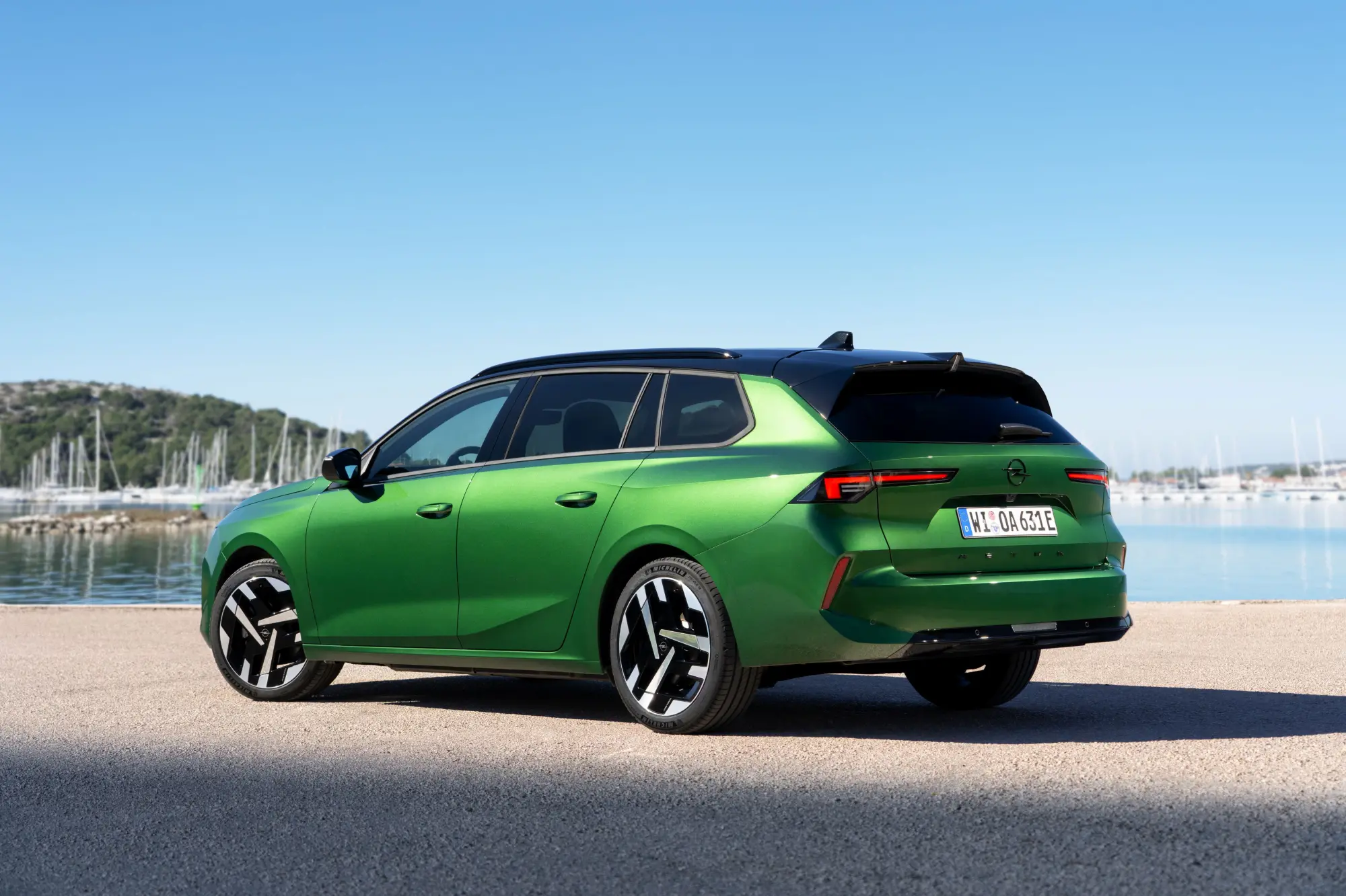 Nuova Opel Astra Sports Tourer Elettrica: efficienza reale e autonomia da record