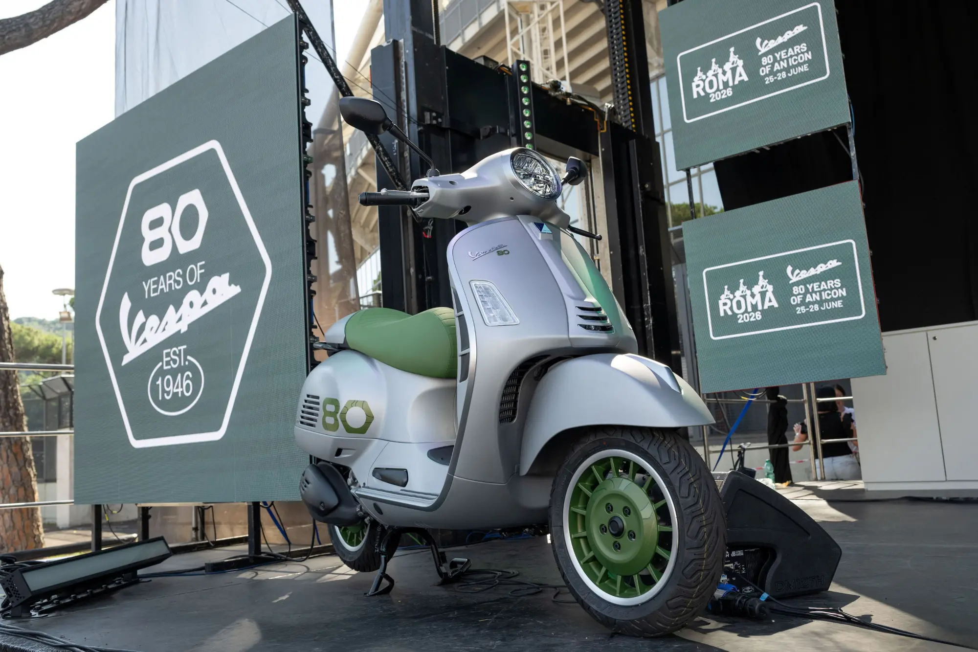 Vespa celebra 80 anni con la nuova Edizione Ottantesimo: solo 1.946 esemplari